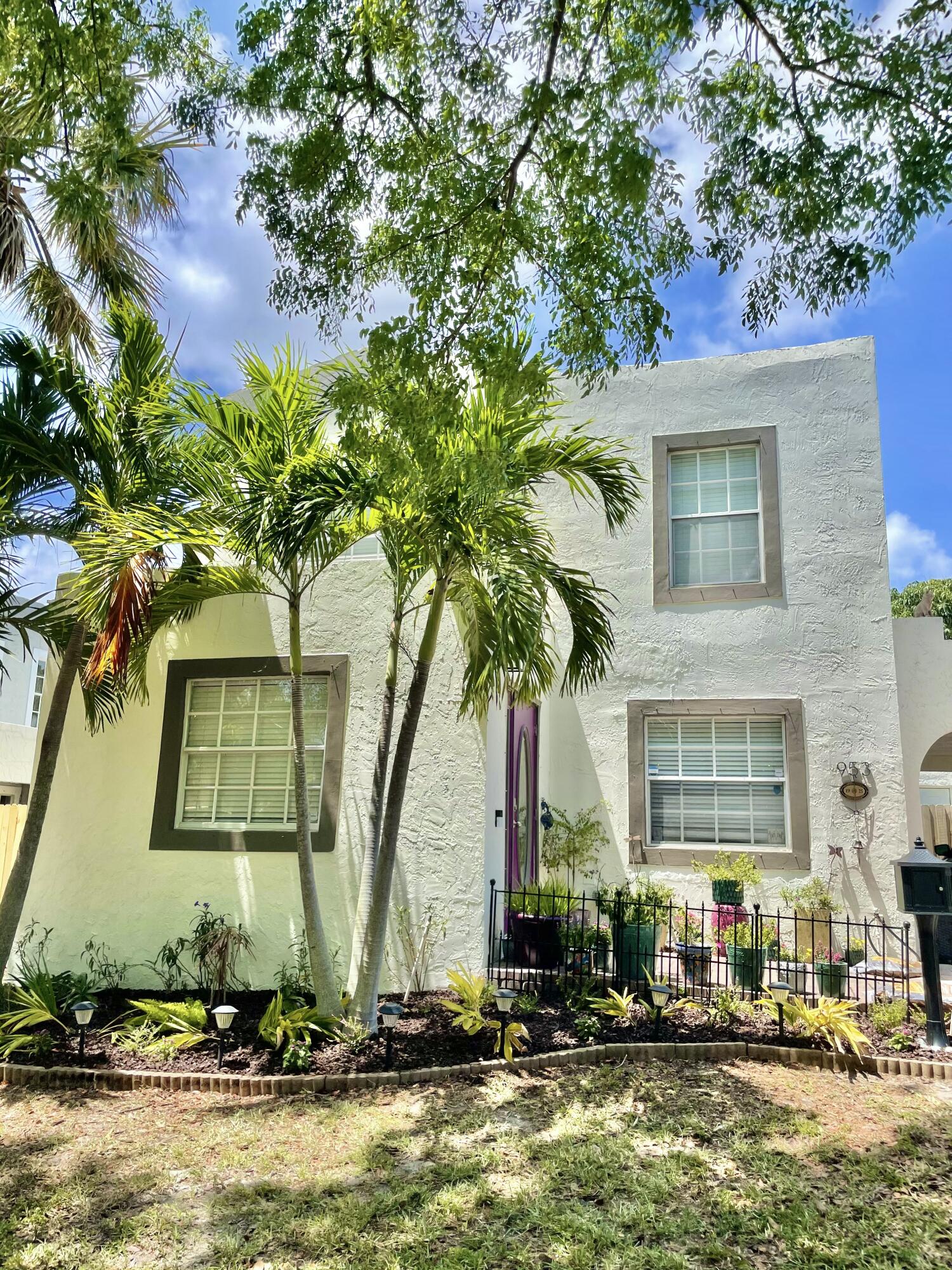 953 39th Court, West Palm Beach, FL 33407, West Palm Beach