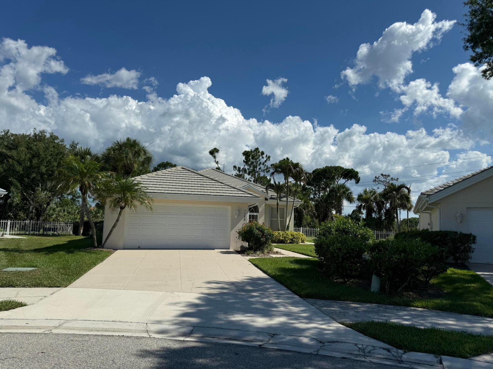 7780 SE Needle Palm Circle — photo 2