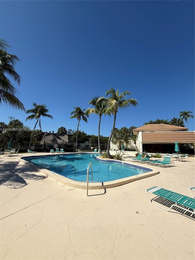 8261 SW 128th Street 205, Pinecrest, FL 33156