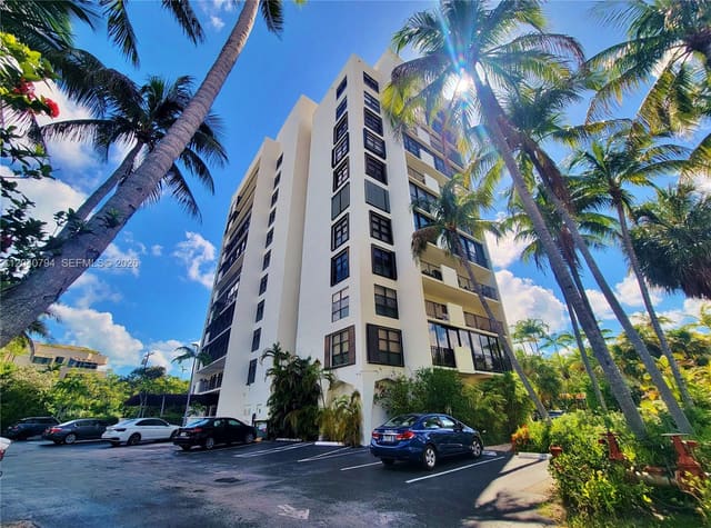 77 Crandon Boulevard 2B, Key Biscayne, FL 33149