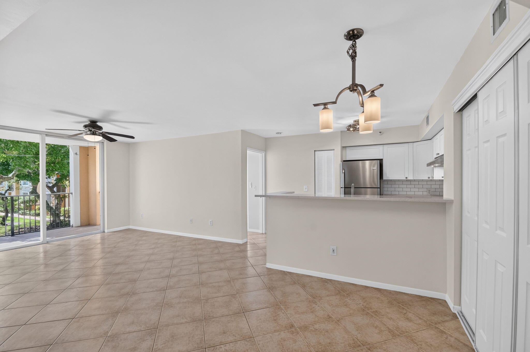 107 Yacht Club Way 208, Hypoluxo, FL 33462, Hypoluxo