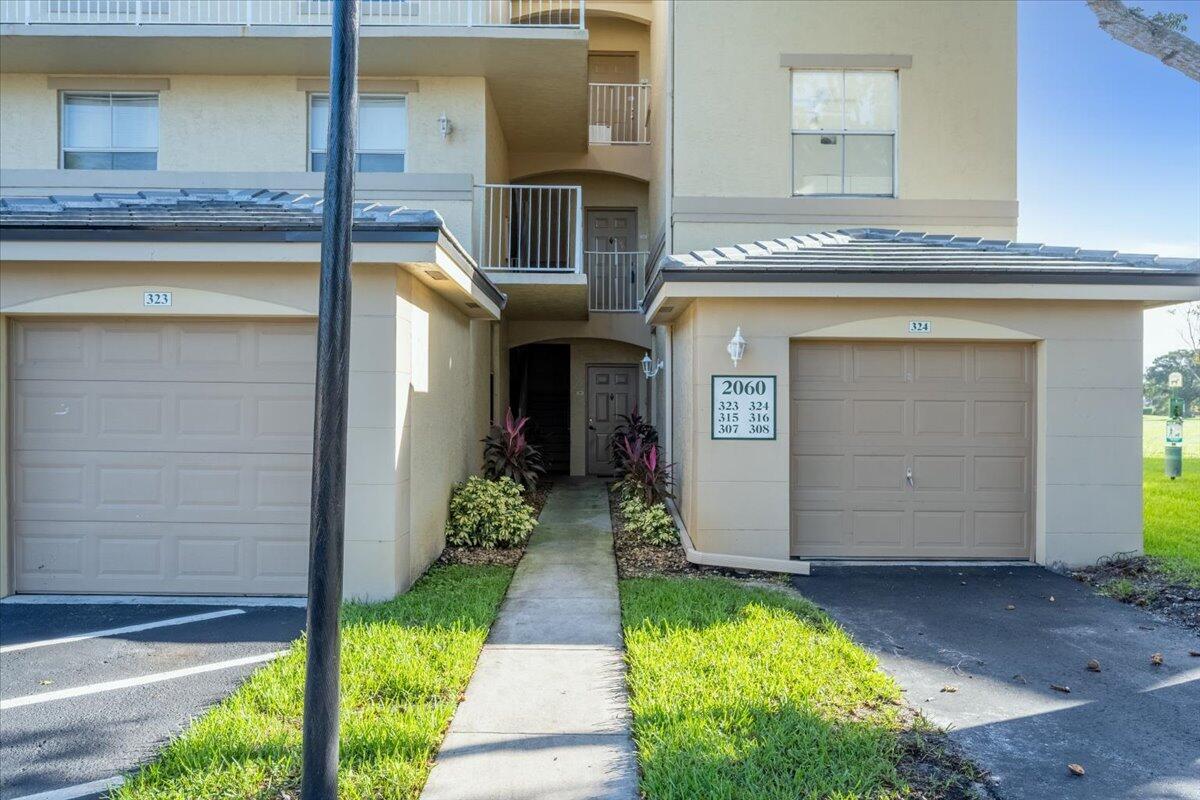 2060 Greenview Shores Boulevard 308, Wellington, FL 33414, Wellington