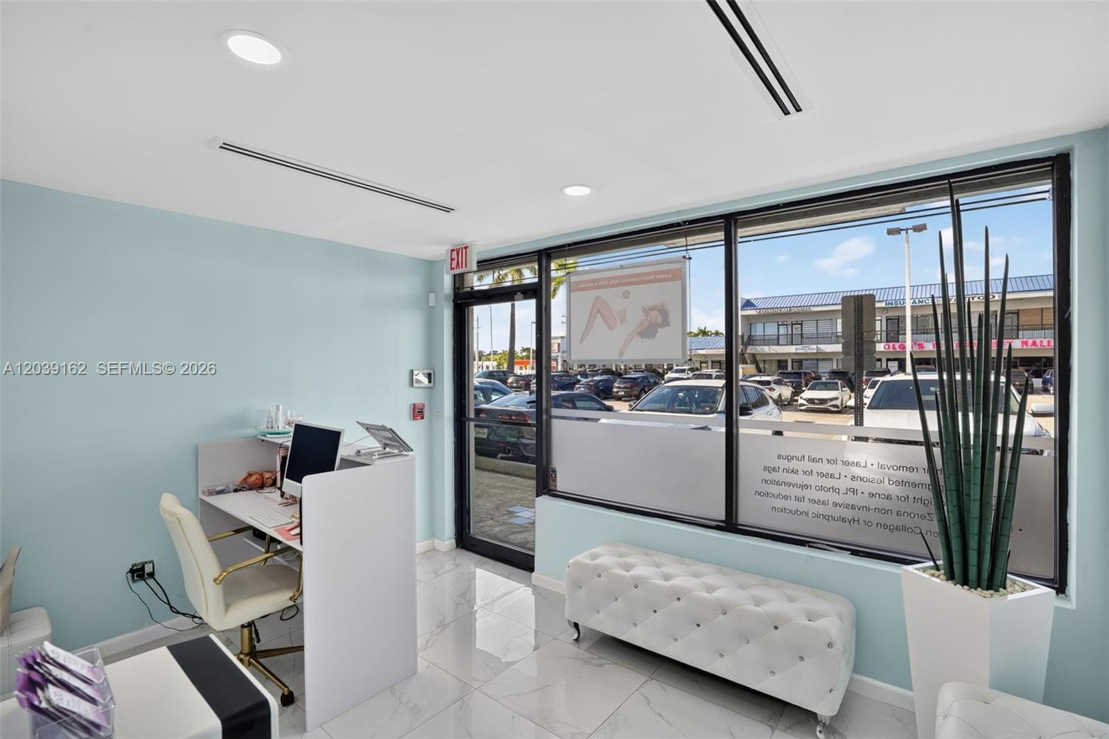 Laser and Electrolysis Laser And Electrolysis Clinic For Sale On Coral Way — photo 3