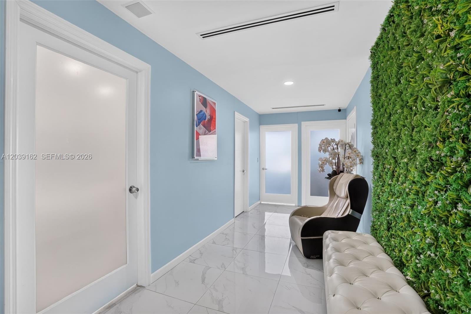 Laser and Electrolysis Laser And Electrolysis Clinic For Sale On Coral Way — photo 7