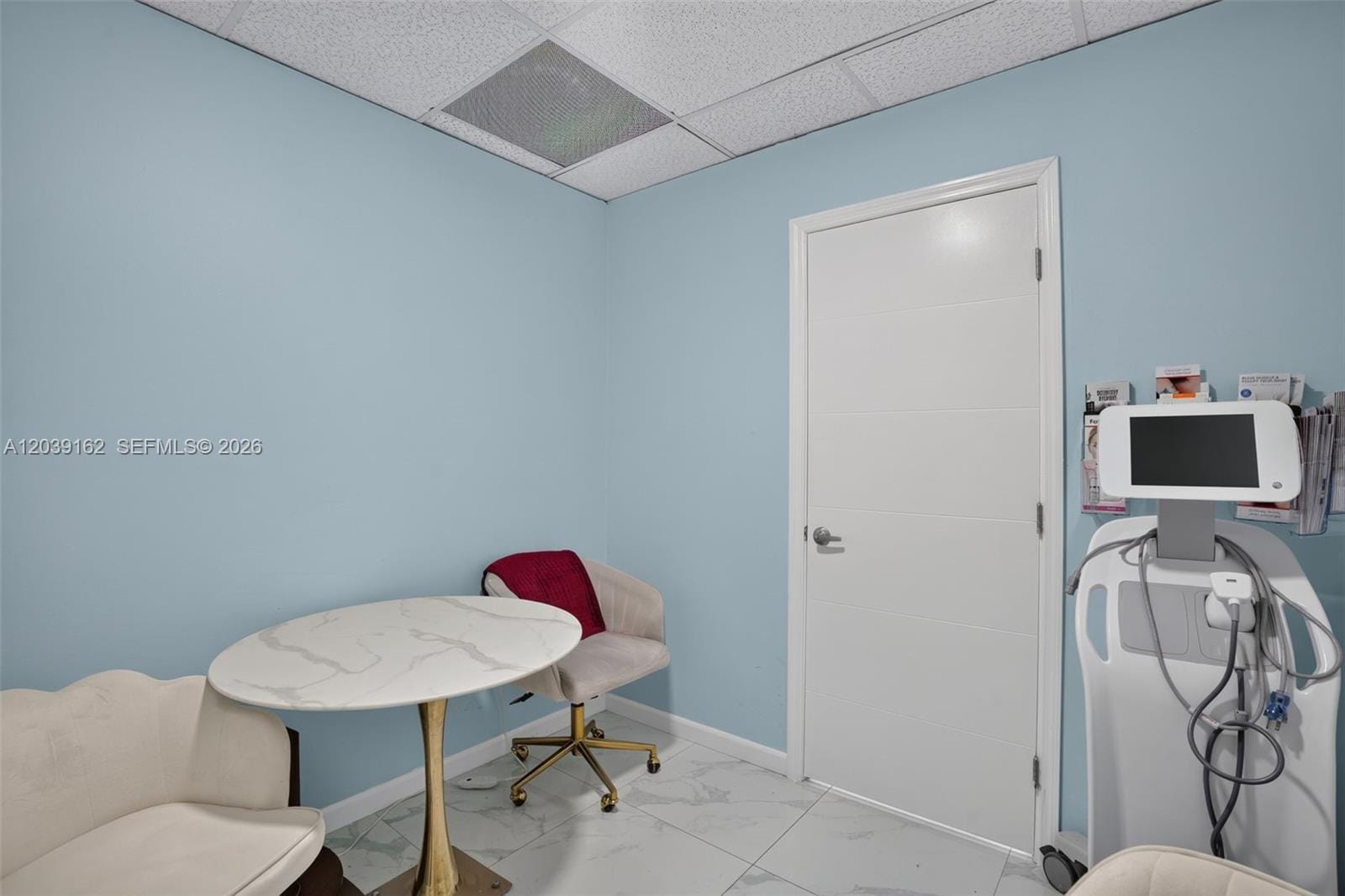Laser and Electrolysis Laser And Electrolysis Clinic For Sale On Coral Way — photo 9