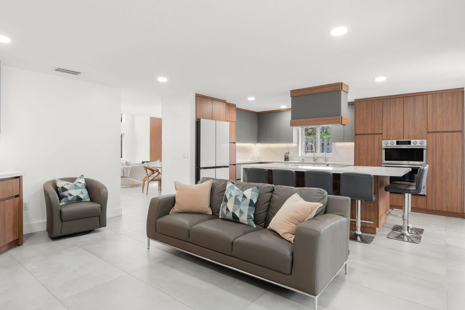 52 Gables Boulevard — photo 10
