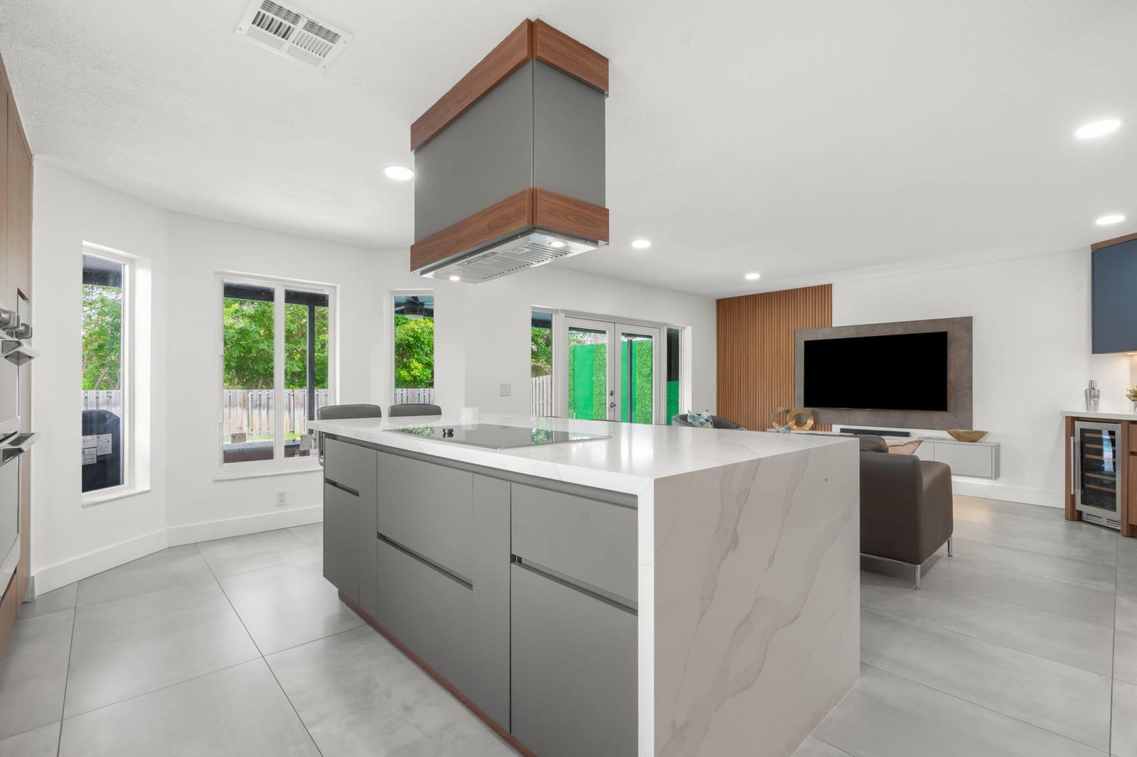 52 Gables Boulevard, Weston, FL 33326 photo 13