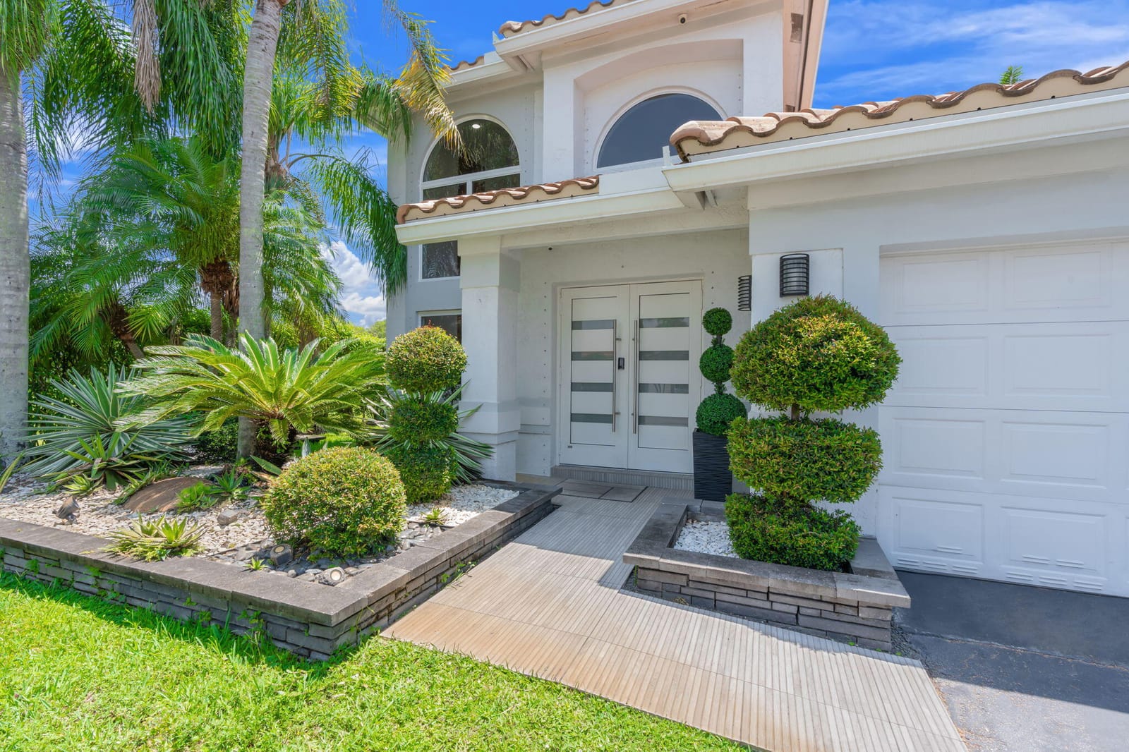 52 Gables Boulevard — photo 3