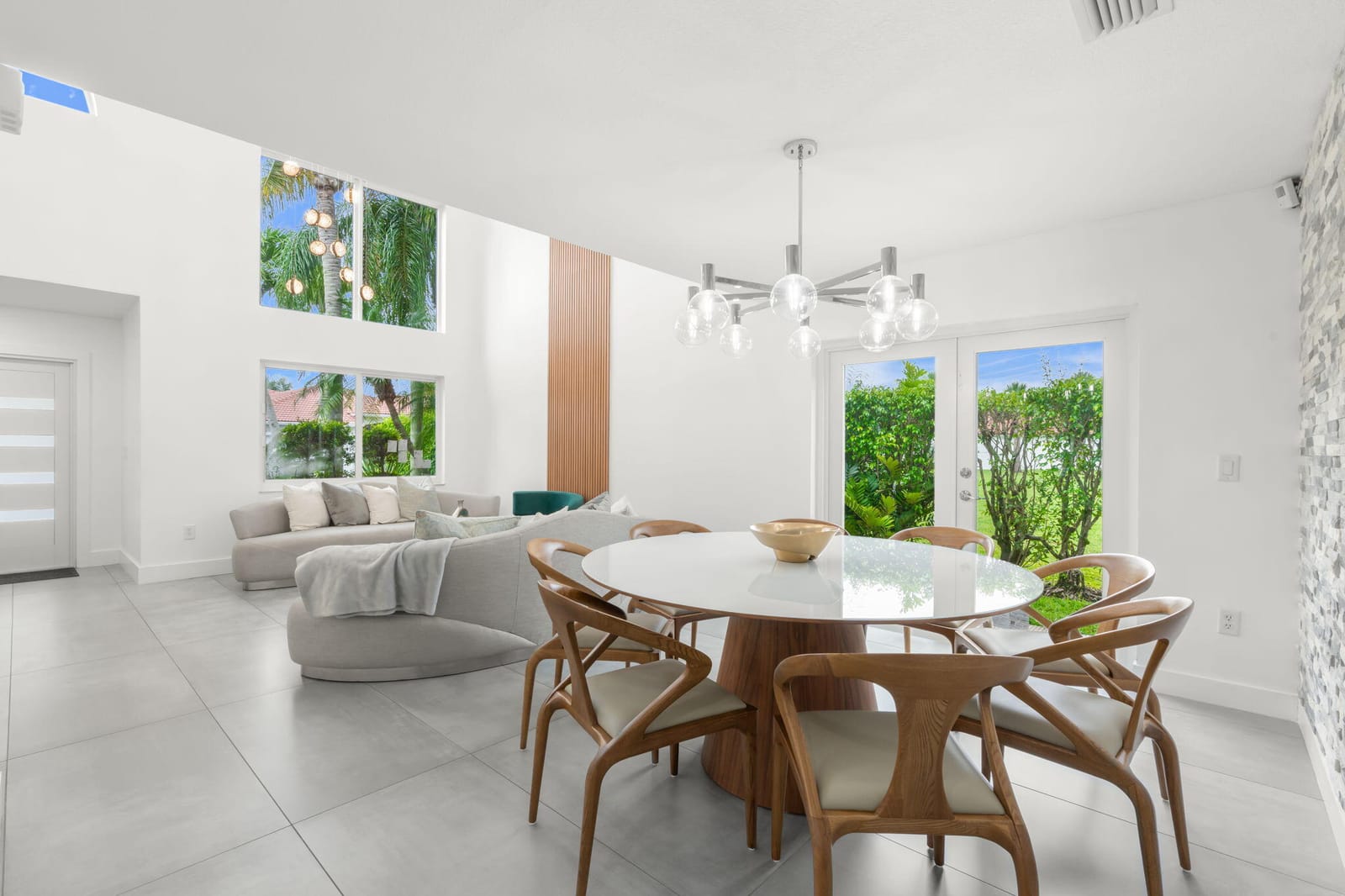 52 Gables Boulevard — photo 4