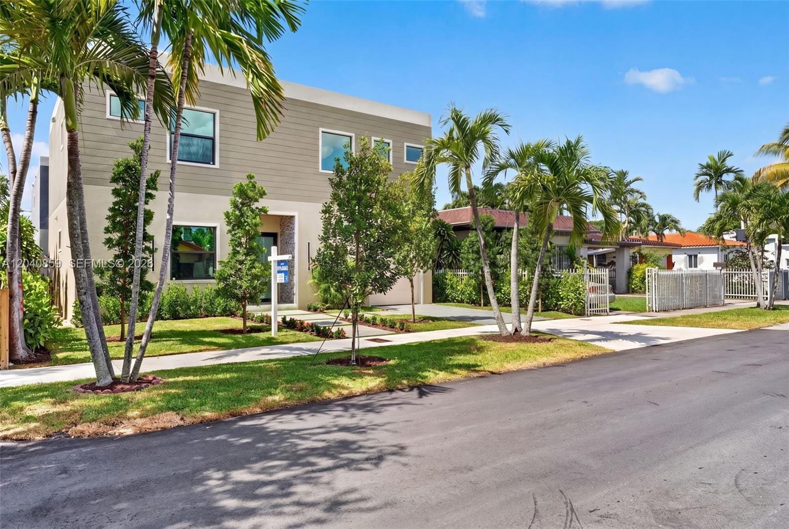 2240 SW 13th Street — photo 3