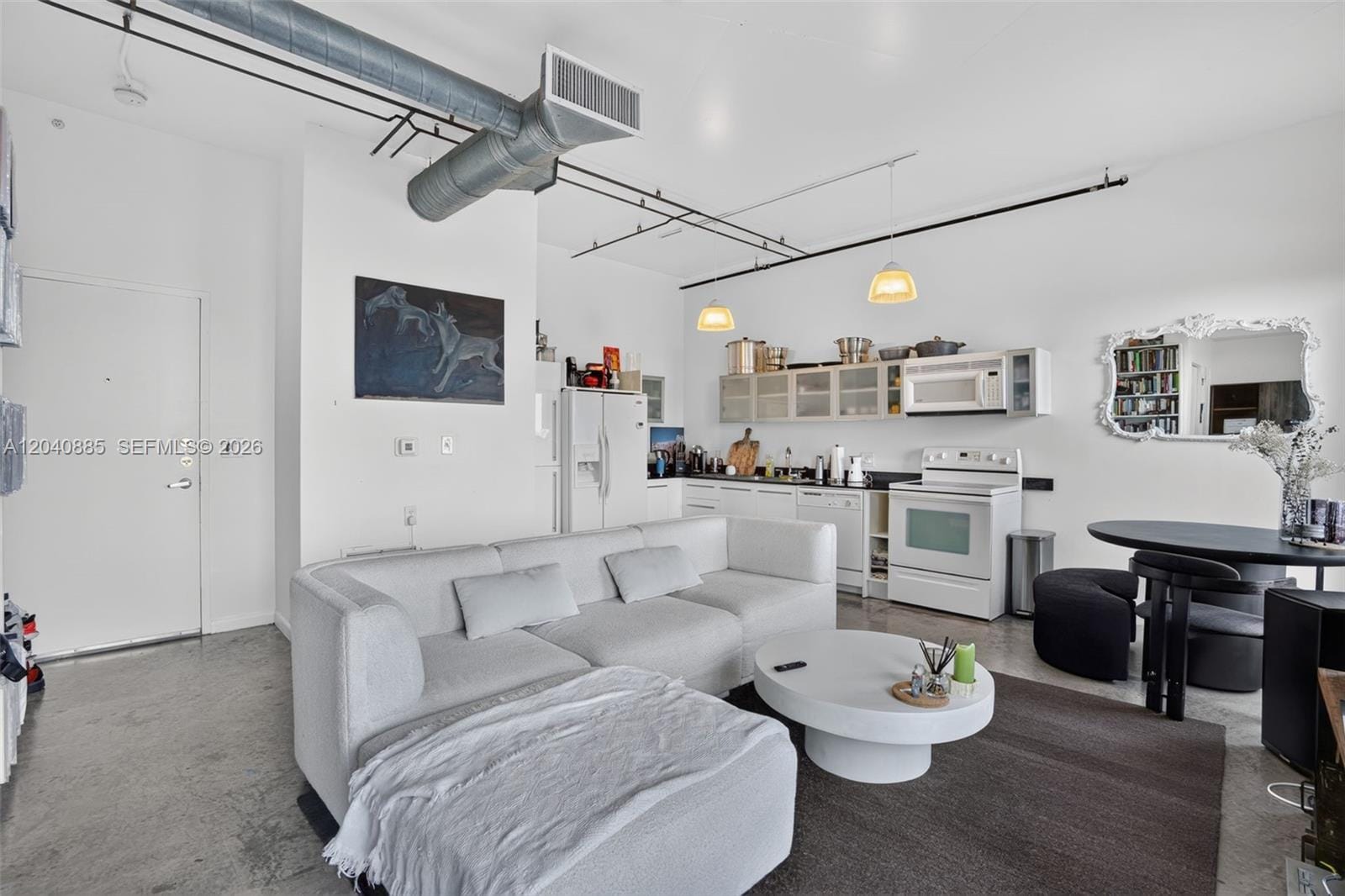 10 S River Drive 1005 — photo 7