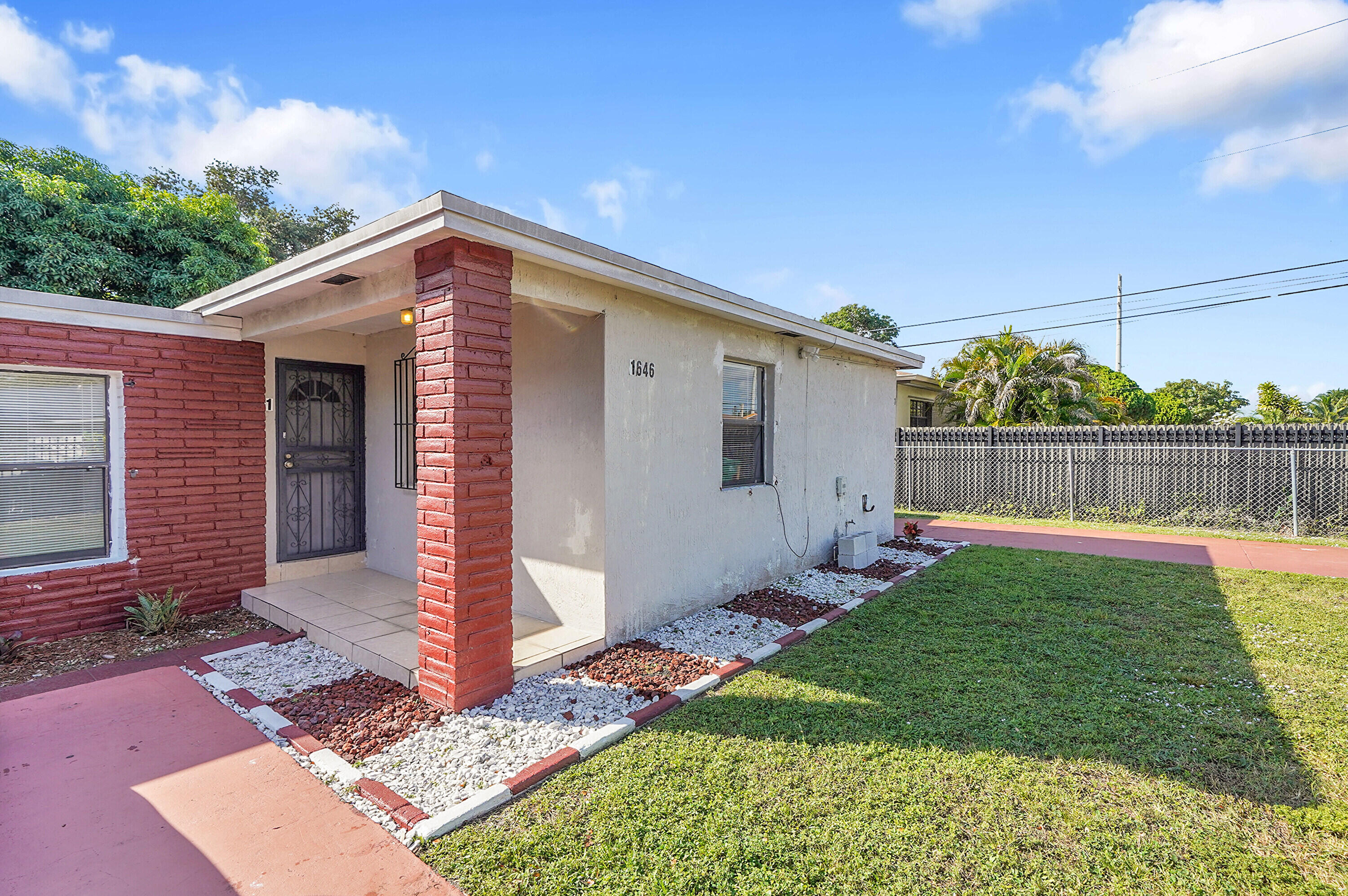 1646 NE 150th Street 1, Miami, FL 33181, Miami