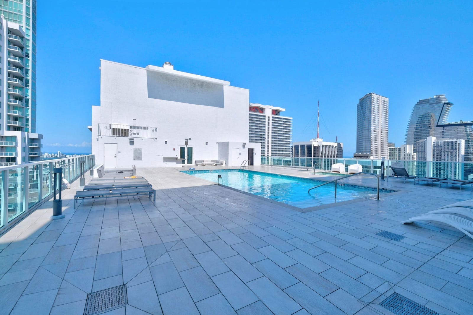 133 NE 2nd Avenue 1408, Miami, FL 33132 photo 2