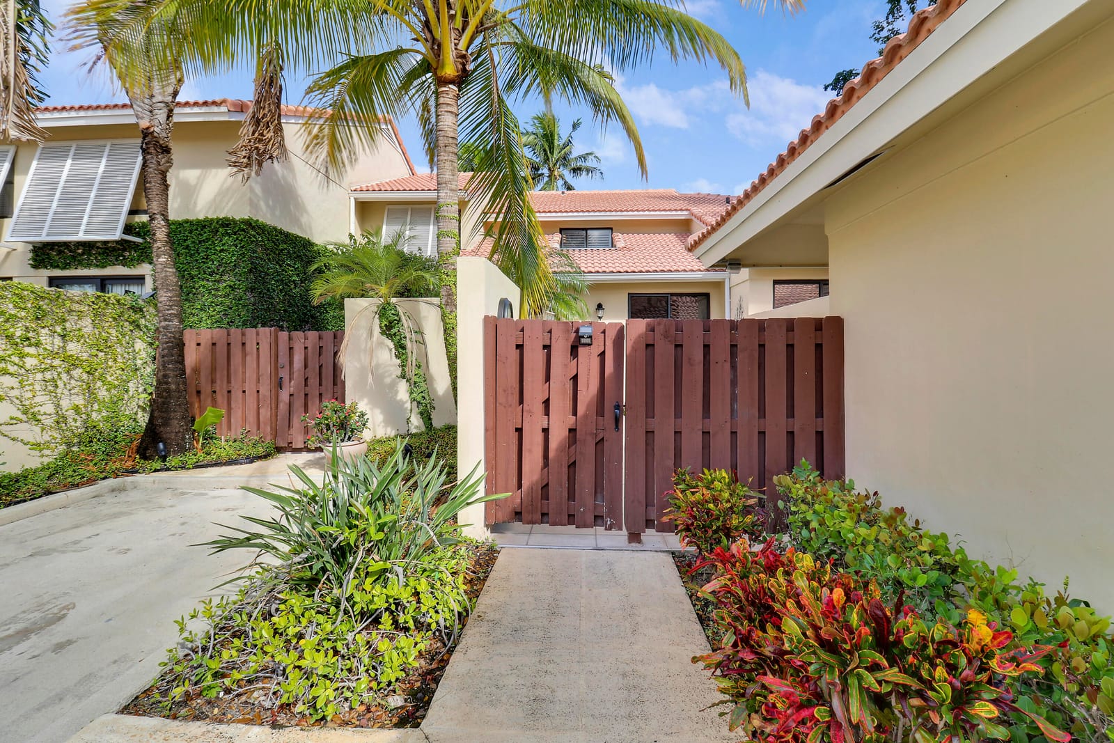 204 Old Meadow Way, Palm Beach Gardens, FL 33418 photo 3