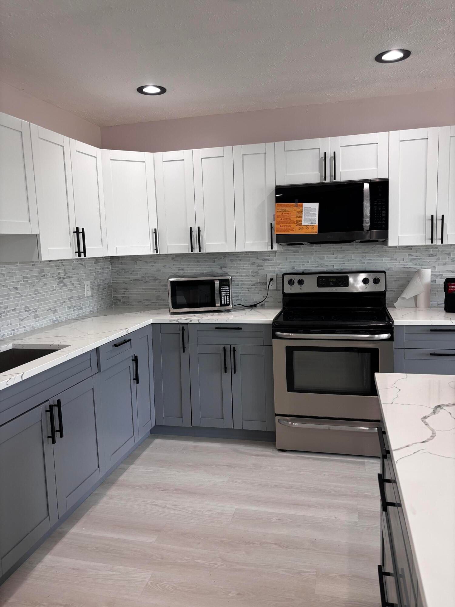 450 SW Eyerly Avenue — photo 11