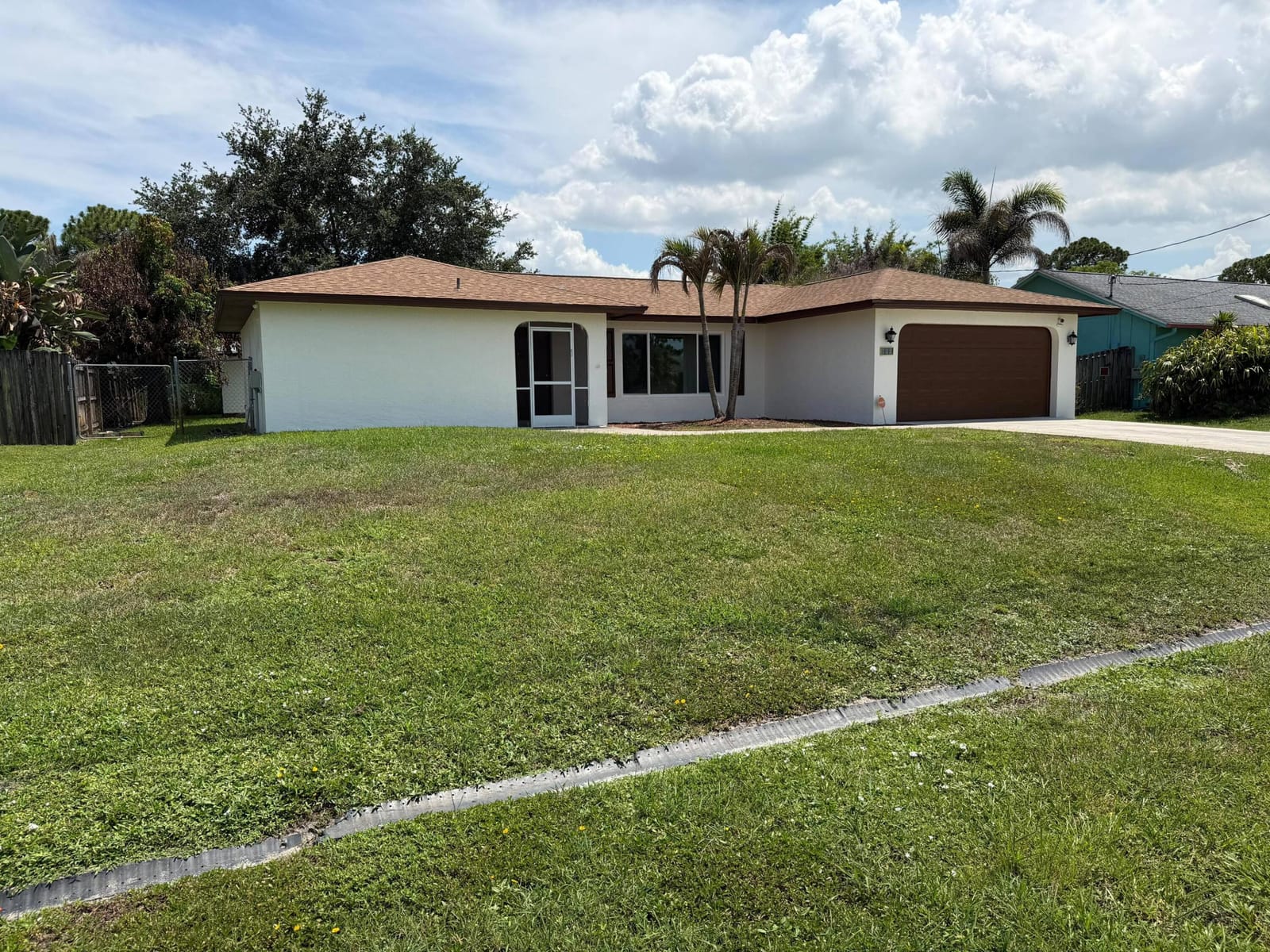 450 SW Eyerly Avenue — photo 3