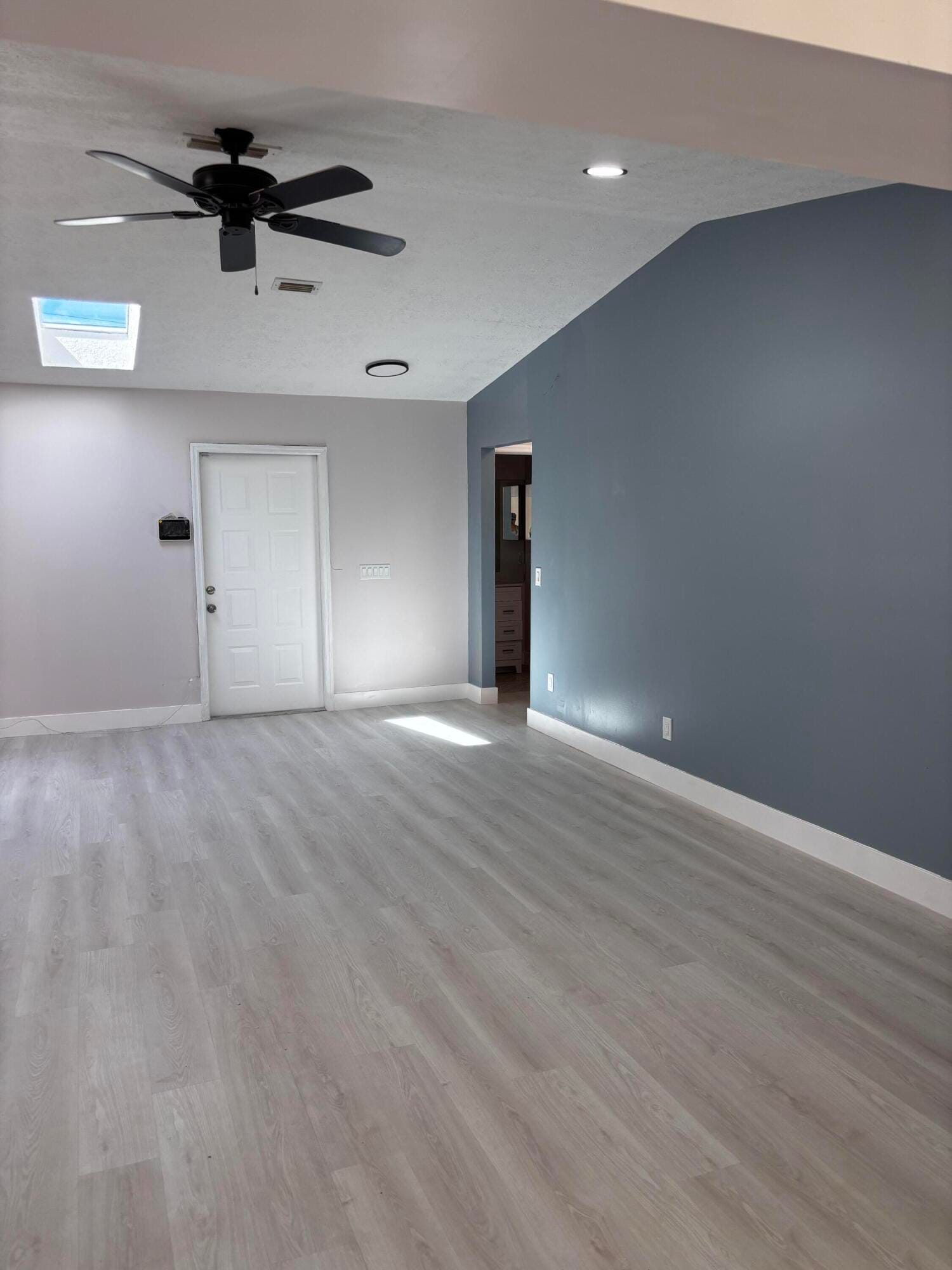 450 SW Eyerly Avenue — photo 5