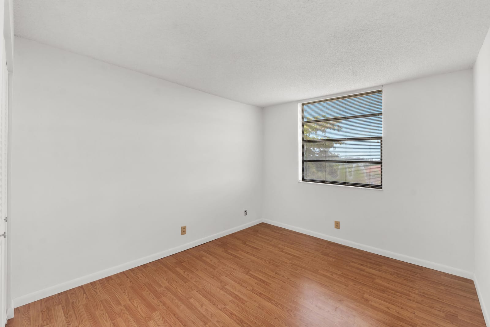 6190 Woodlands Boulevard 513, Tamarac, FL 33319 photo 12