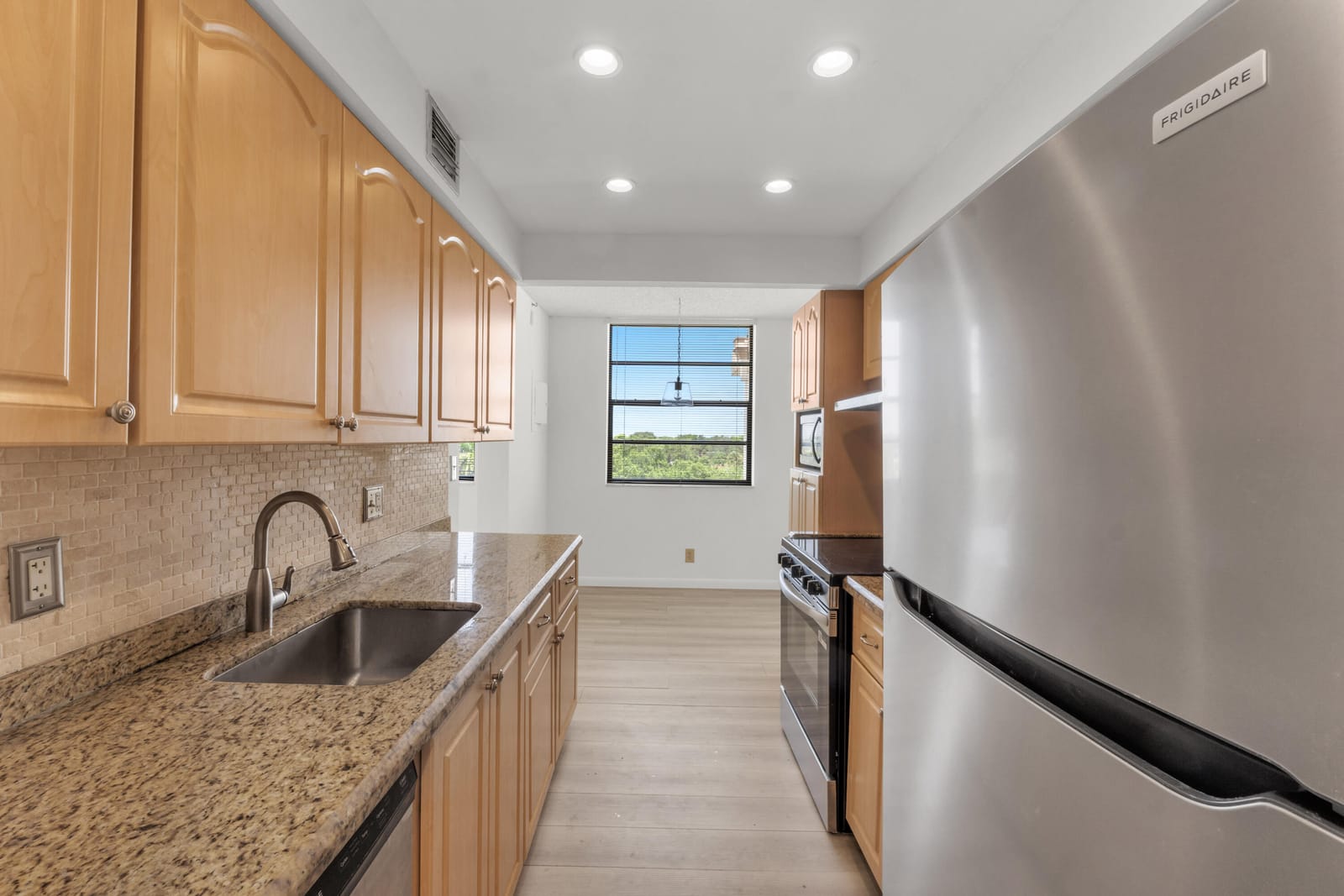 6190 Woodlands Boulevard 513, Tamarac, FL 33319 photo 6