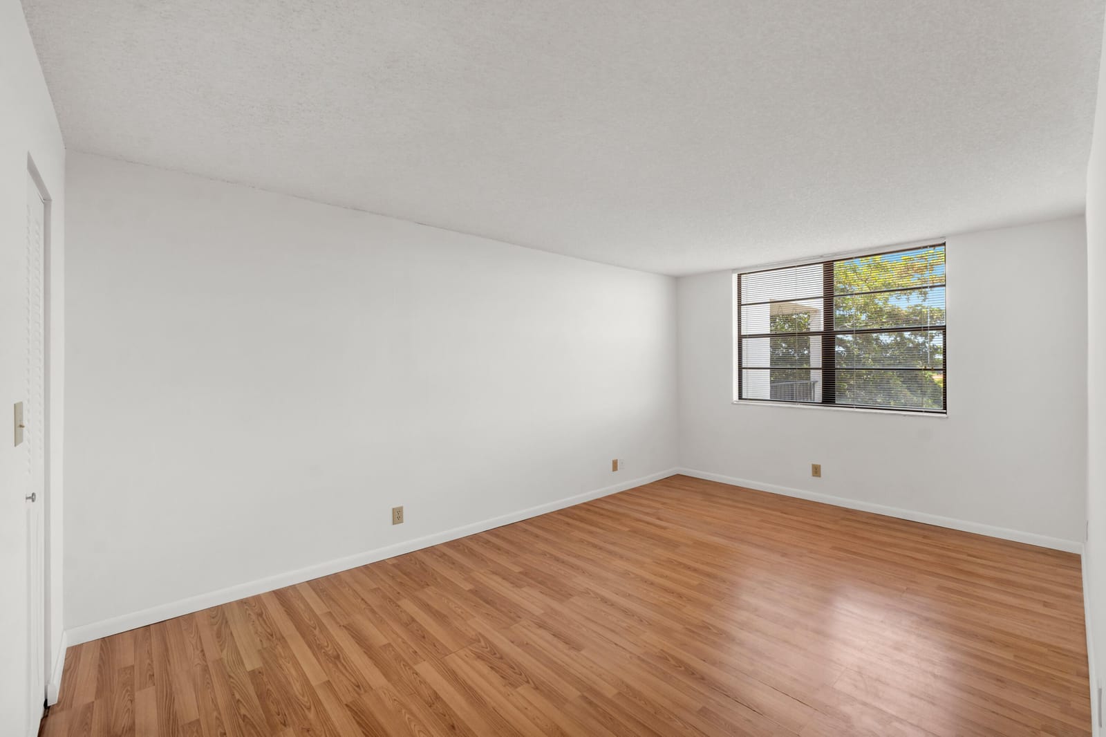 6190 Woodlands Boulevard 513, Tamarac, FL 33319 photo 8