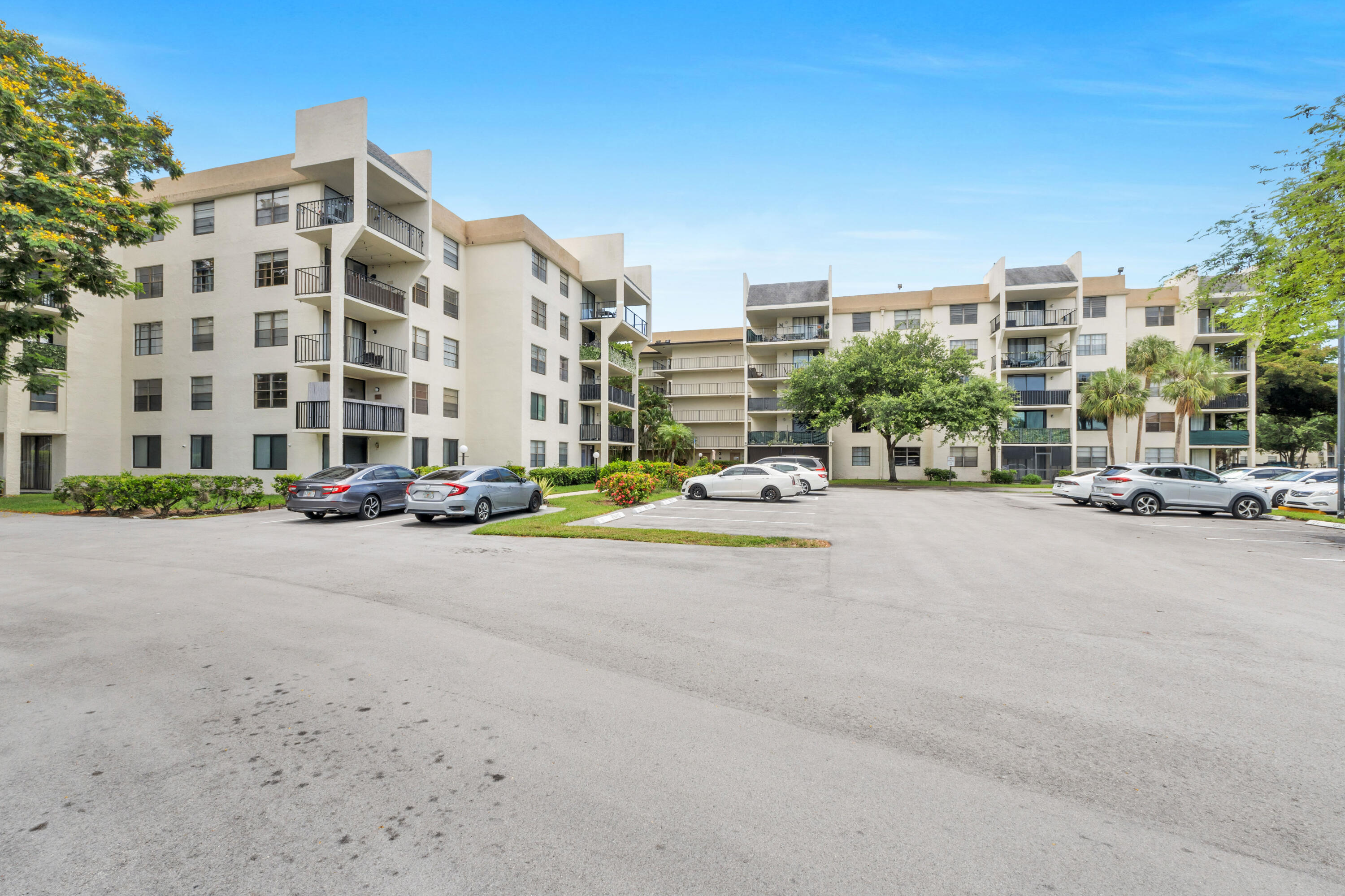 6190 Woodlands Boulevard 513, Tamarac, FL 33319, Tamarac
