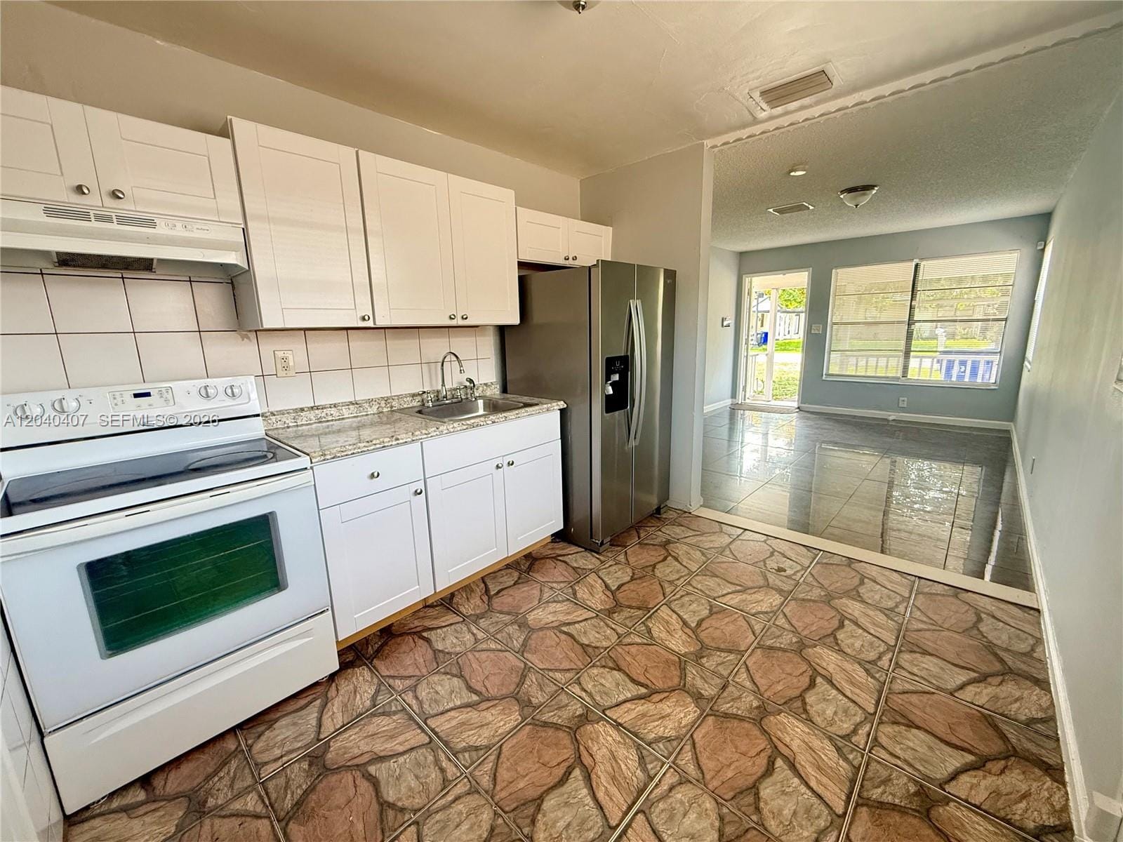820 NW 4th Avenue — photo 8