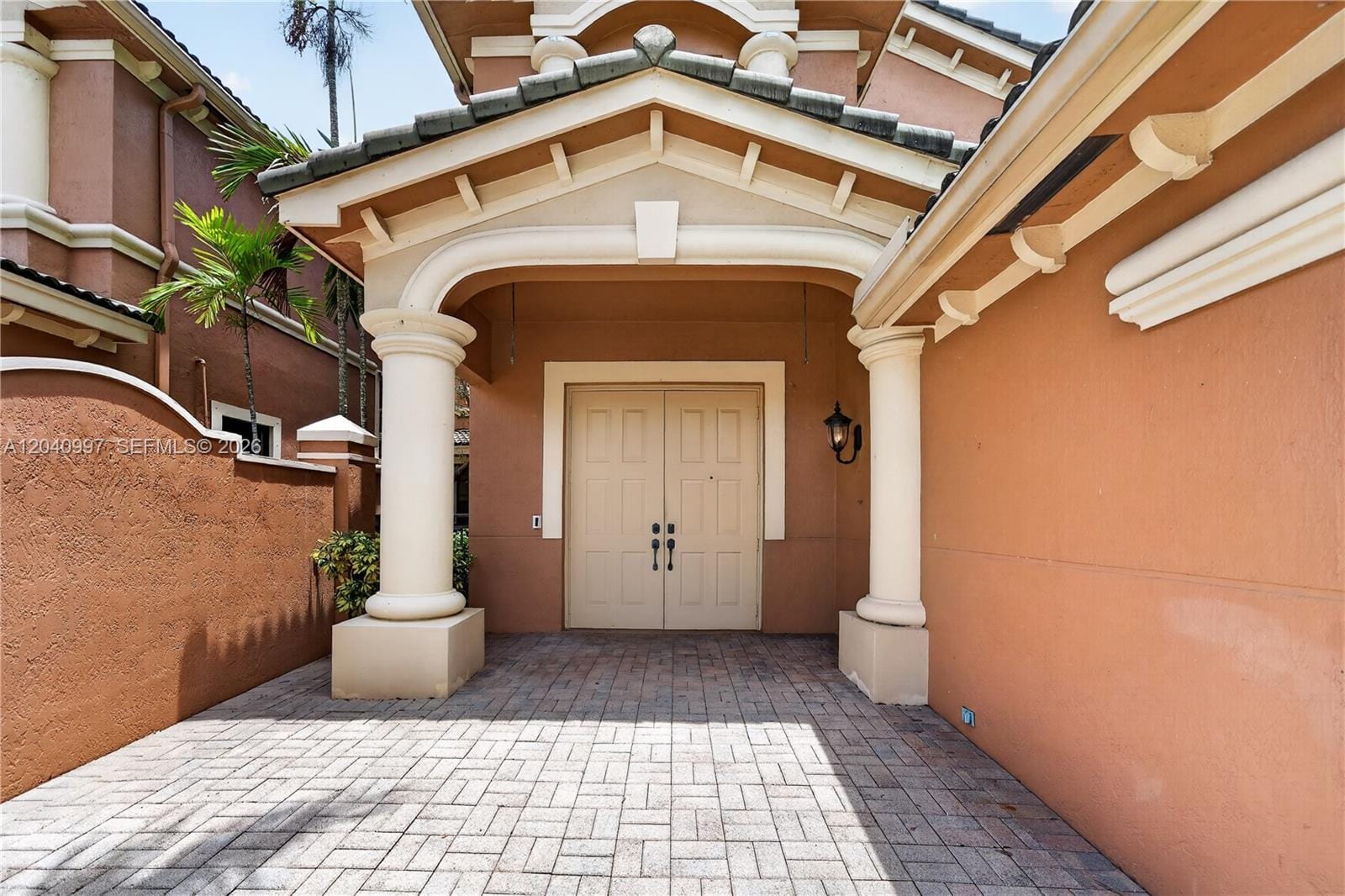 2767 Kinsington Circle 8-4, Weston, FL 33332 photo 2
