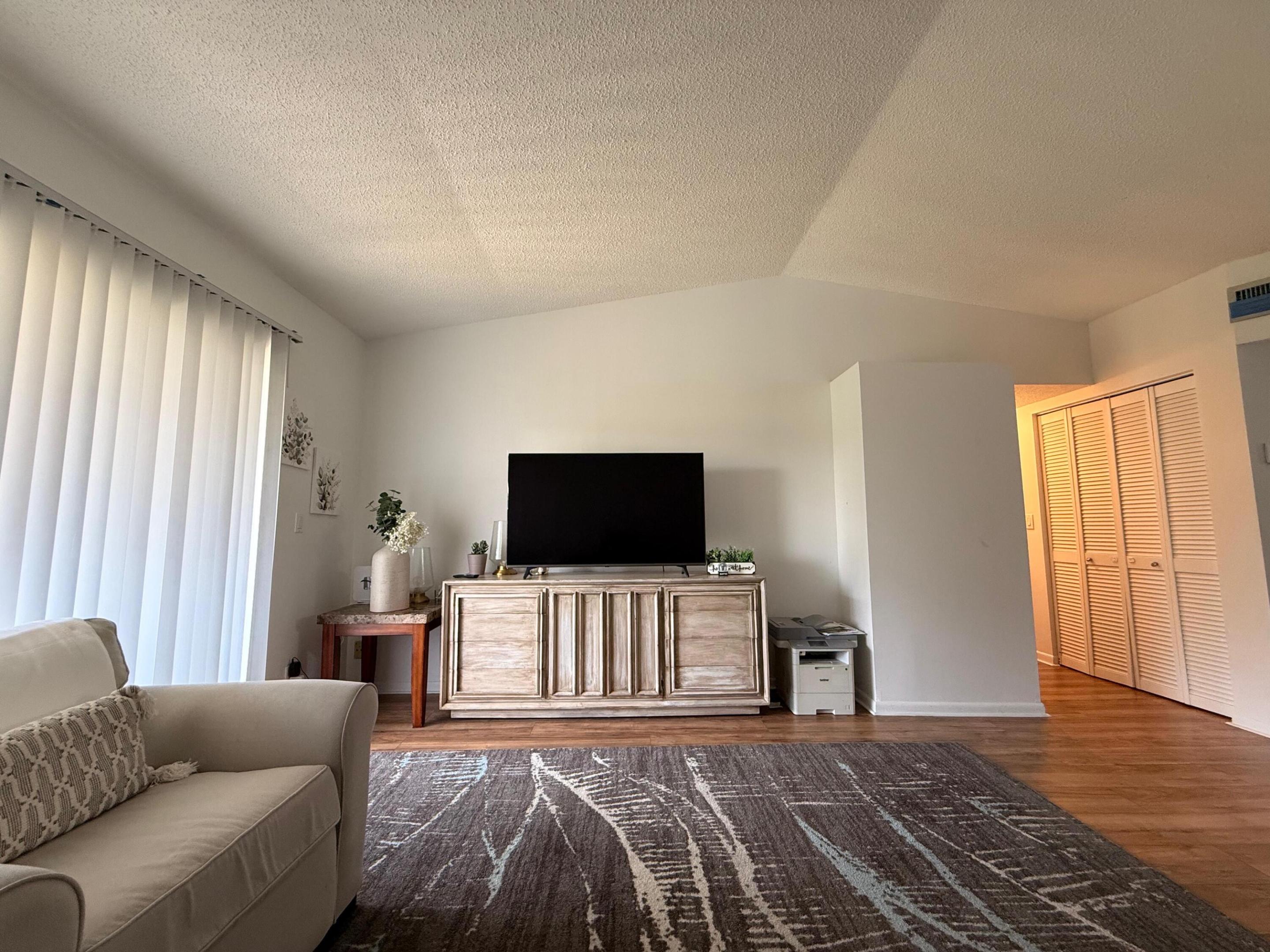 9923 Three Lakes Circle 13-h, Boca Raton, FL 33428, Boca Raton