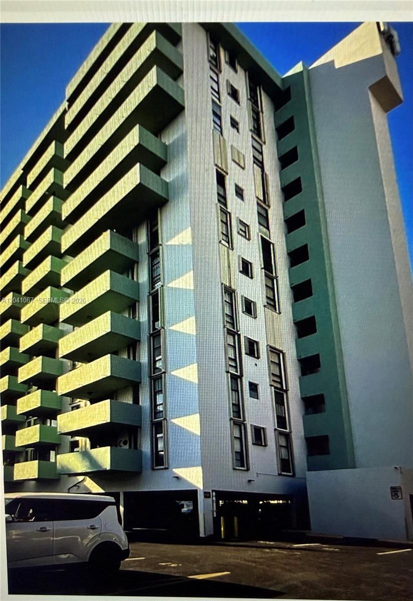 1825 W 44th Place 707, Hialeah, FL 33012, Hialeah