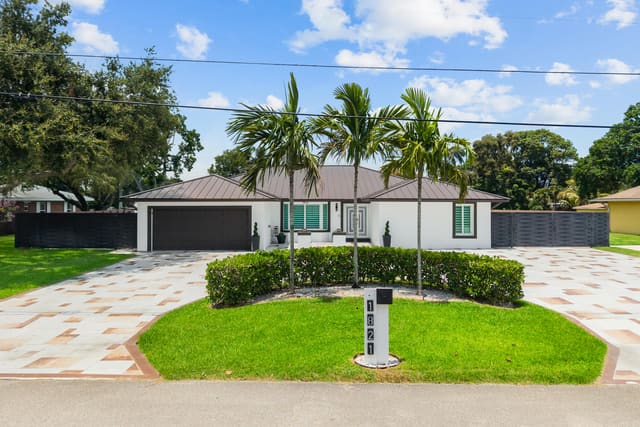 1821 Carissa Road, Lake Clarke Shores, FL 33406