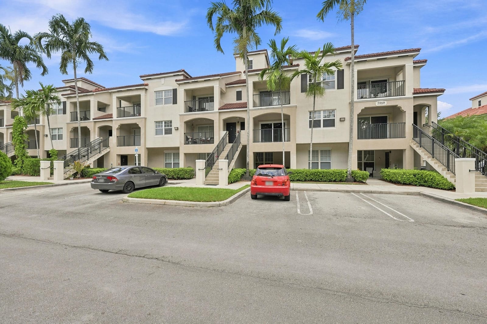 5860 W Sample Road 307 — photo 2
