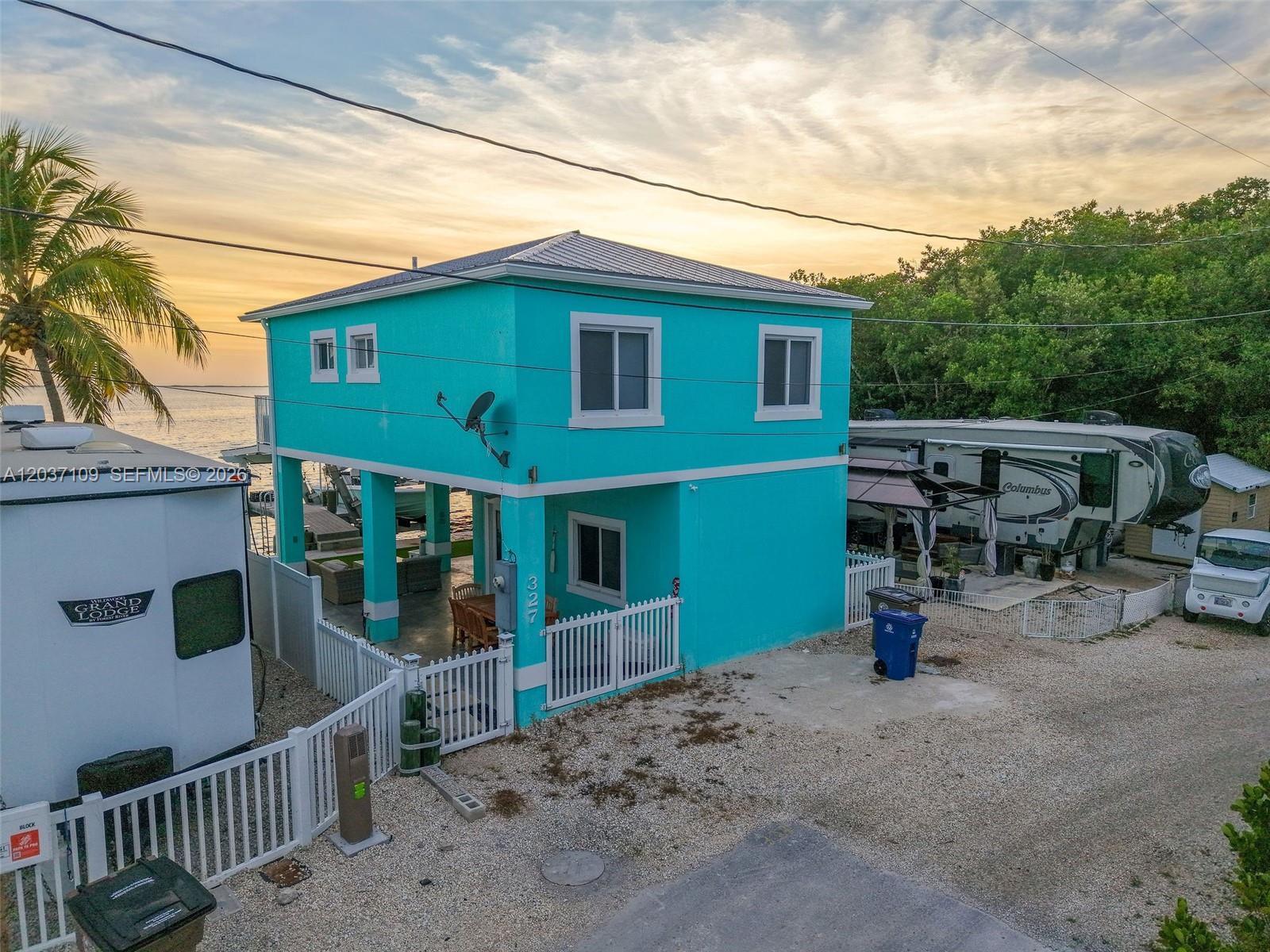 325 Calusa Street — photo 10