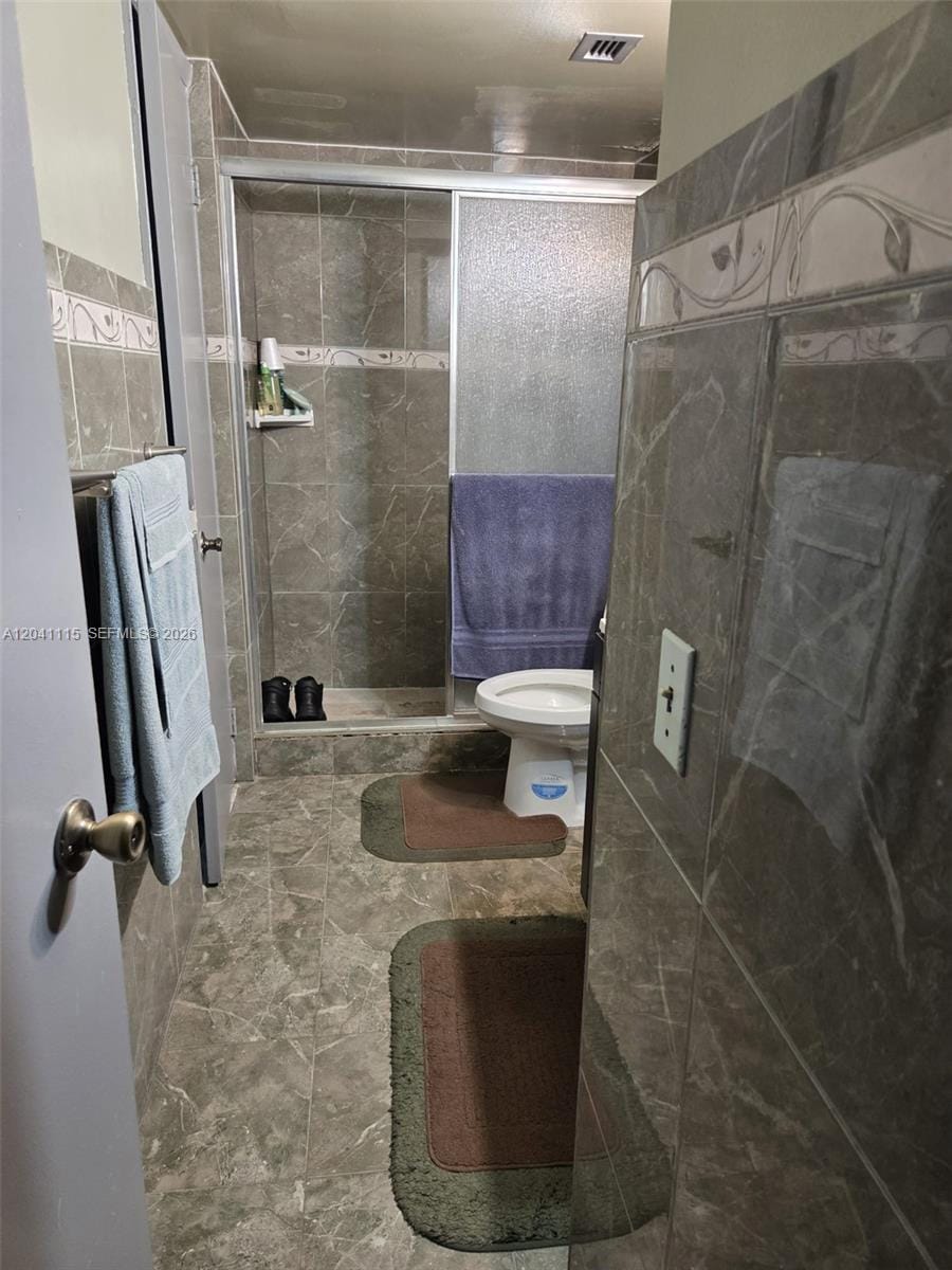 496 NW 165th St Road D-214 — photo 12