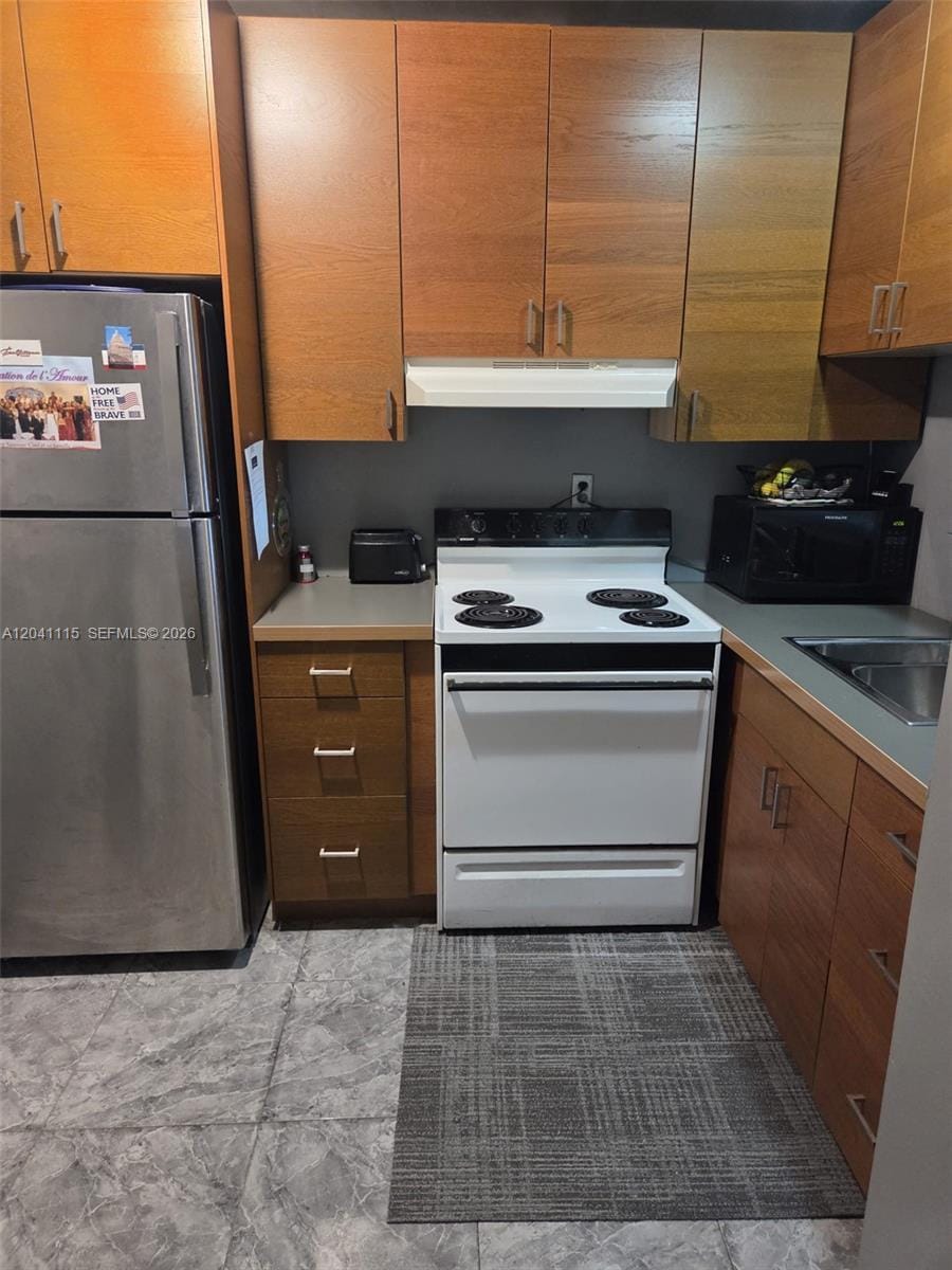 496 NW 165th St Road D-214 — photo 10