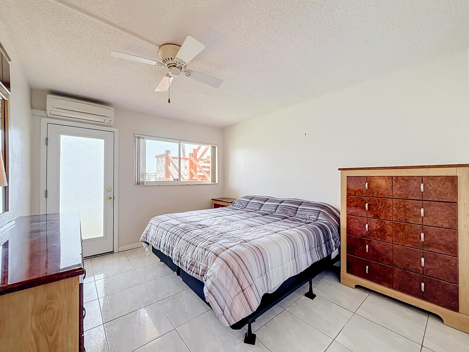1050 SW 11th Street L2, Hallandale Beach, FL 33009 photo 13