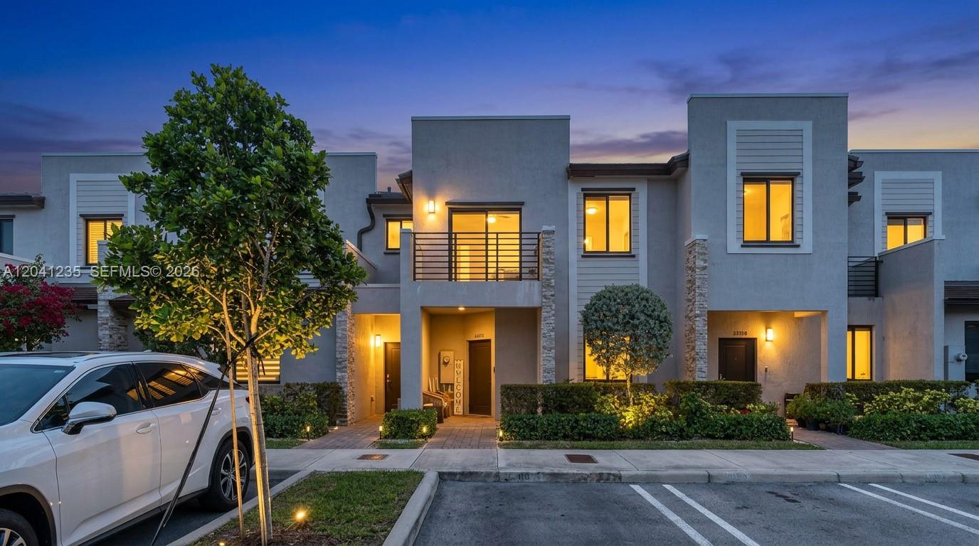 21068 NE 8th Avenue, Miami, FL 33179, Miami