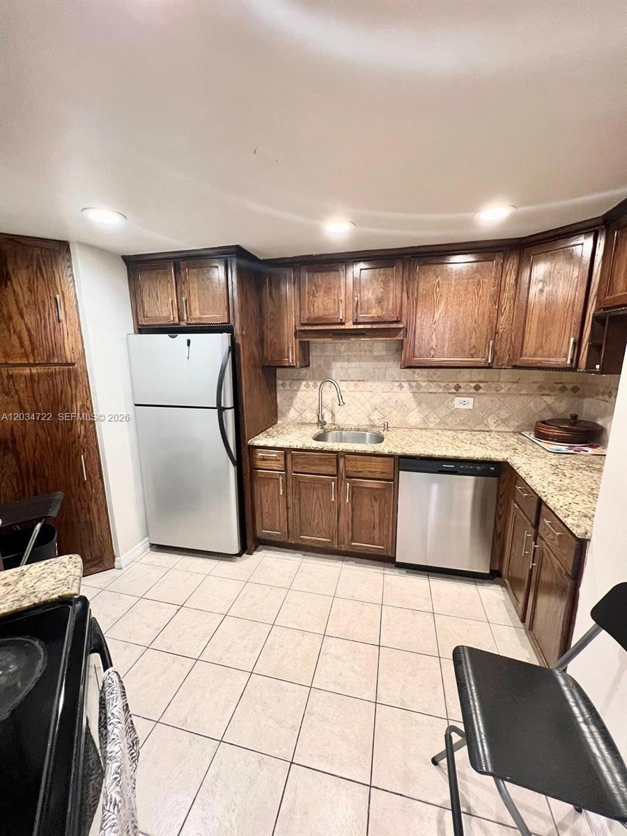 905 Brickell Bay Drive 1422, Miami, FL 33131, Miami