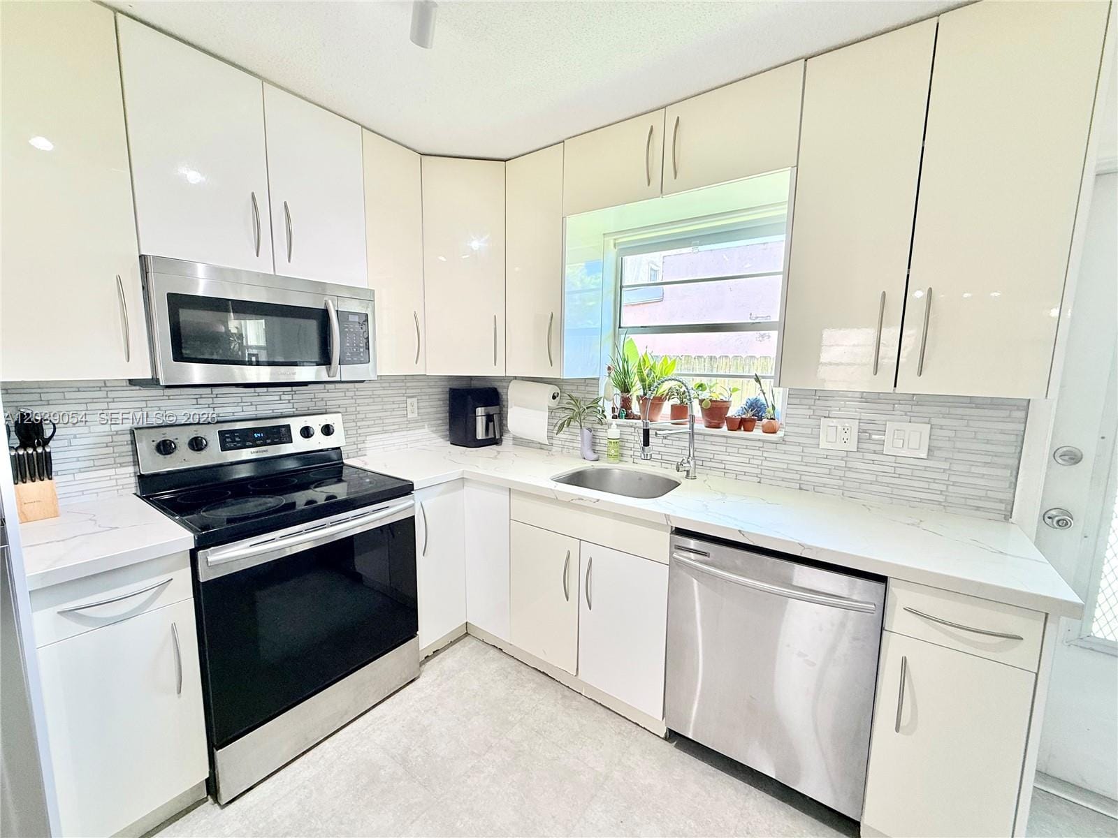 1722 Mayo Street 105 — photo 1