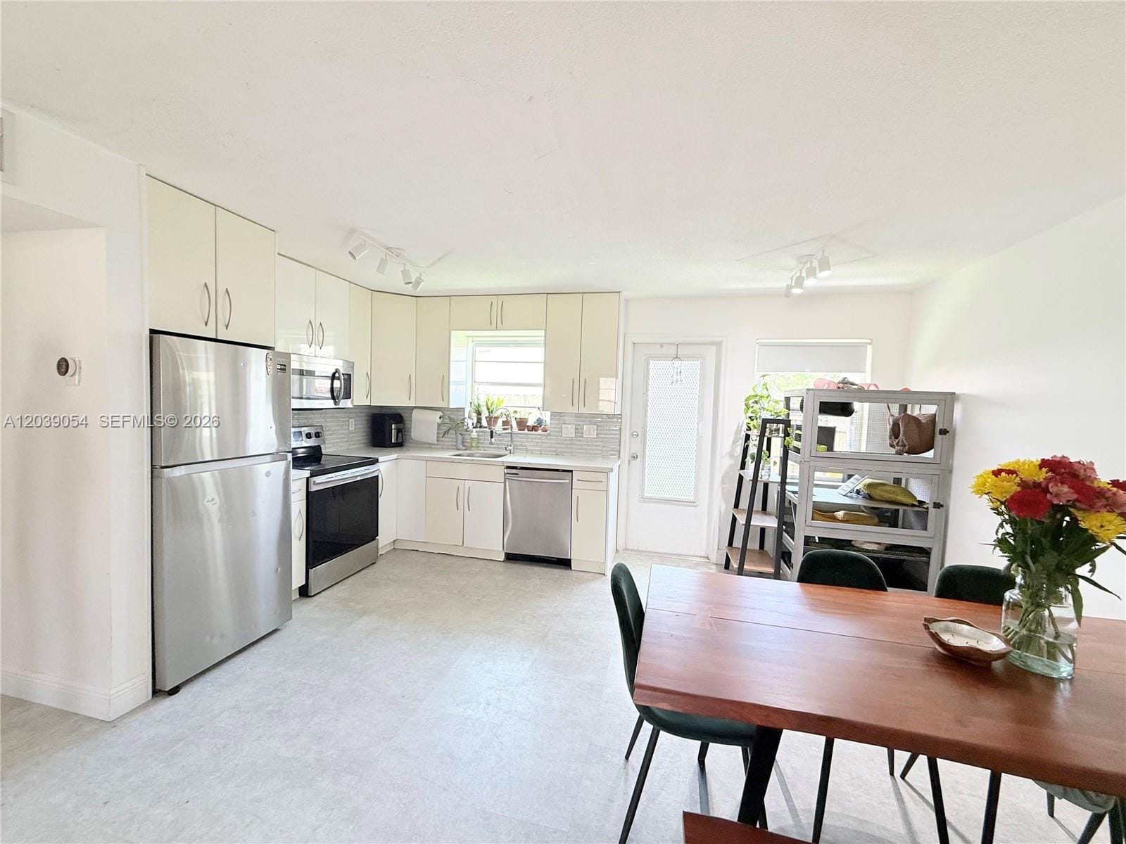 1722 Mayo Street 105 — photo 9