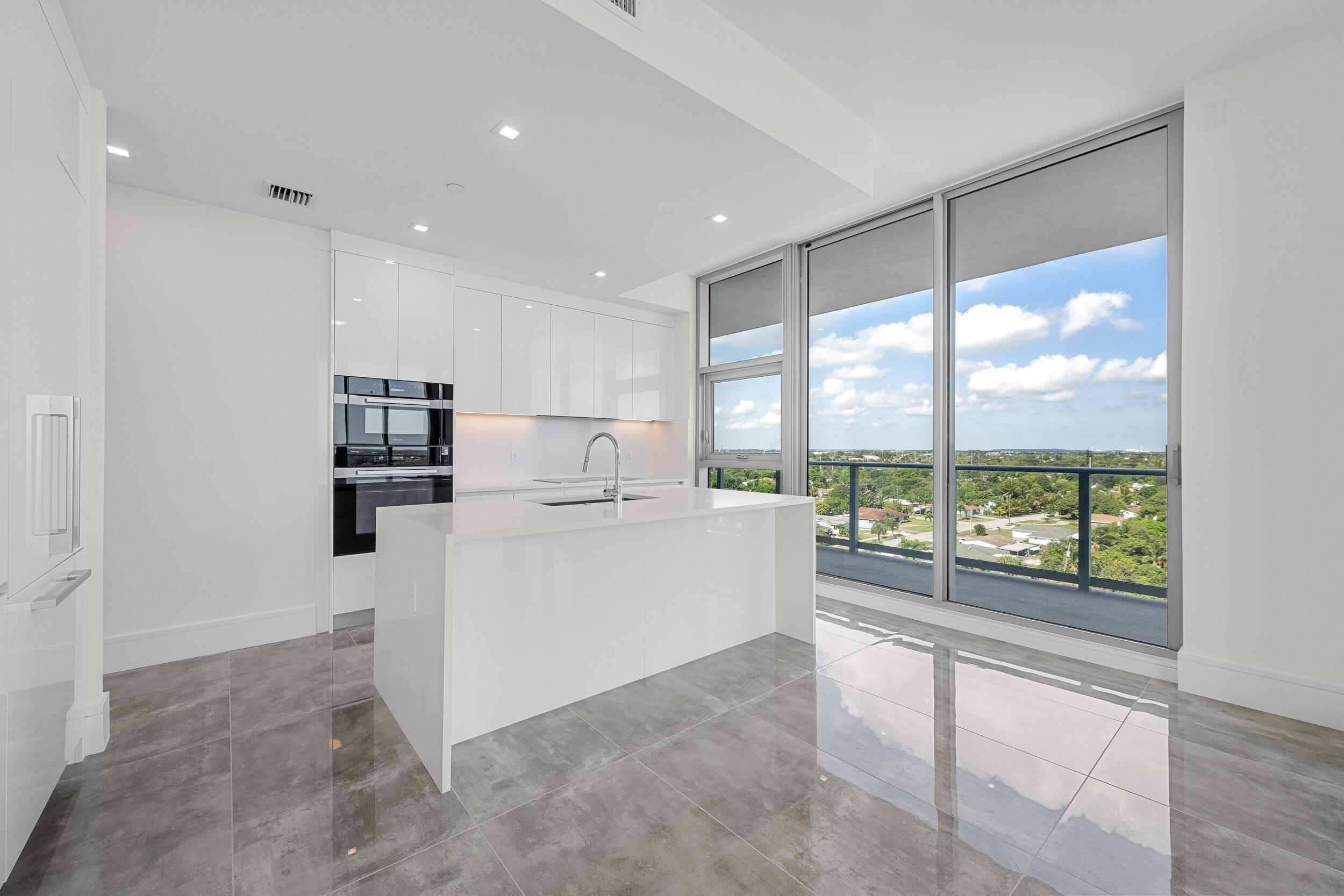 220 Lake Shore Drive 923, Lake Park, FL 33403, Lake Park