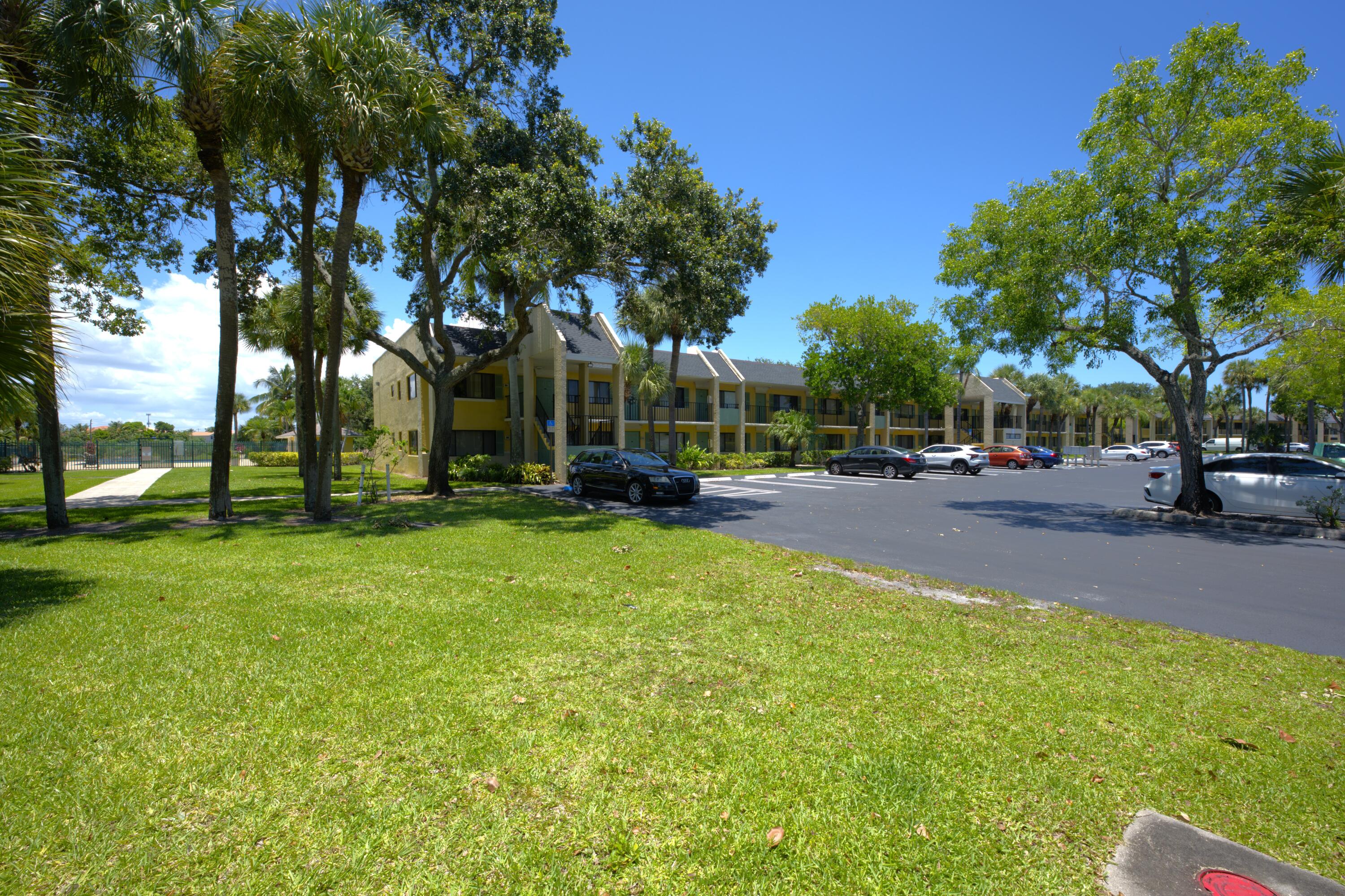 1523 Meadows Circle W, Boynton Beach, FL 33436, Boynton Beach