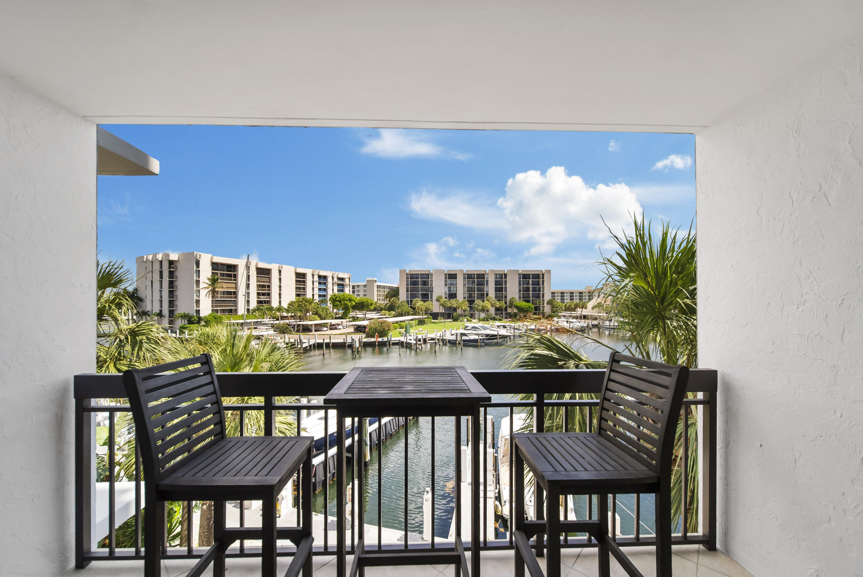 2687 N Ocean Boulevard 303, Boca Raton, FL 33431