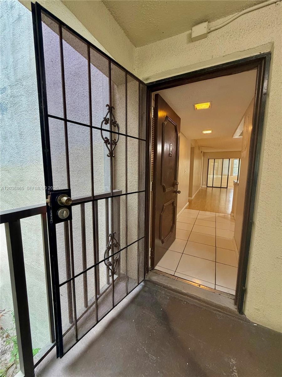 2320 S Cypress Bend Drive 206 — photo 3