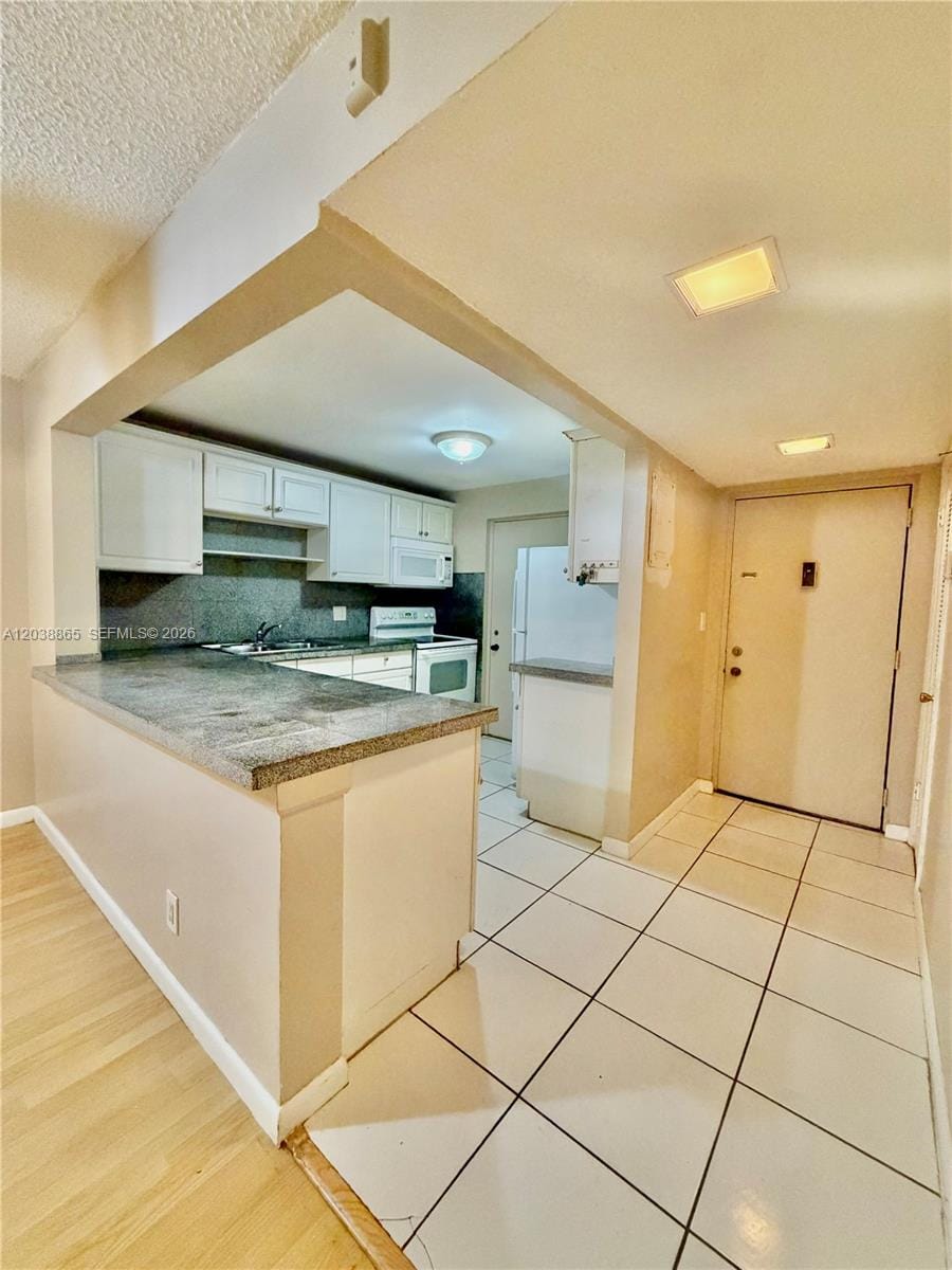 2320 S Cypress Bend Drive 206 — photo 4