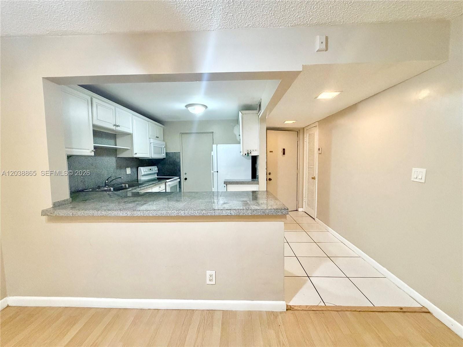 2320 S Cypress Bend Drive 206 — photo 6