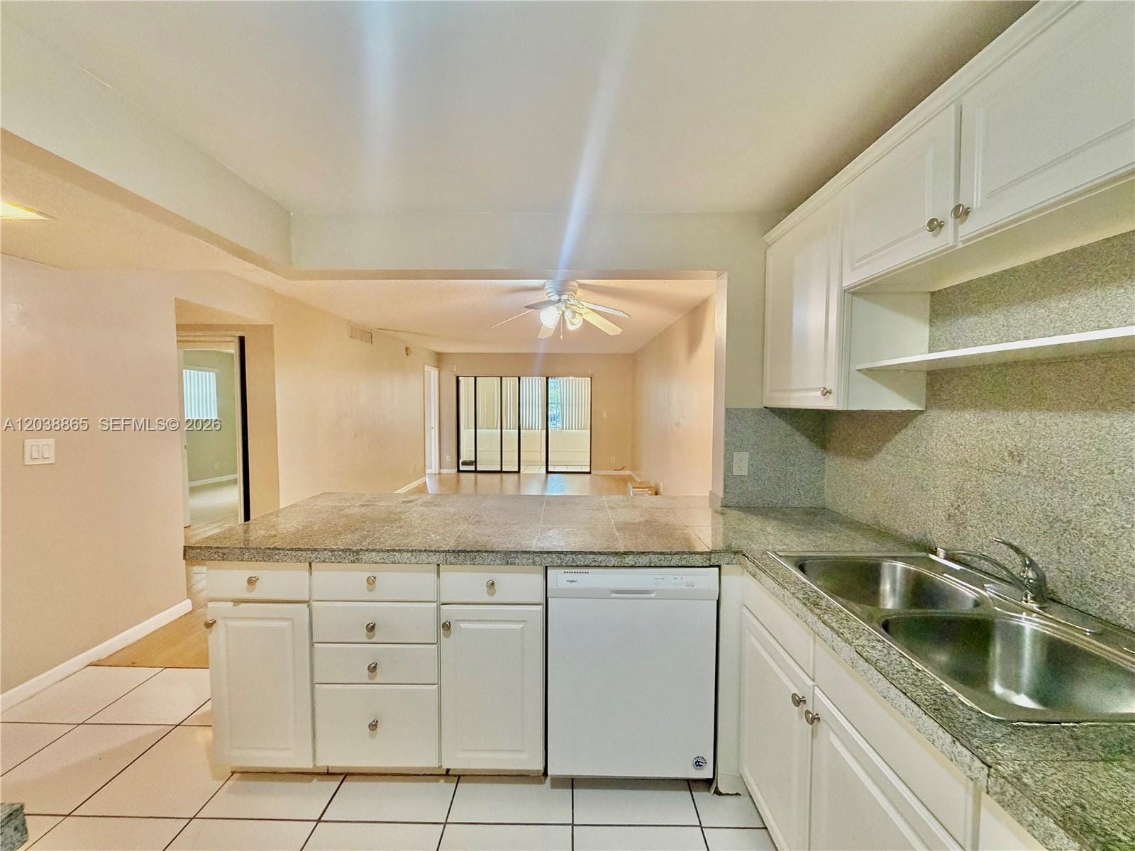 2320 S Cypress Bend Drive 206 — photo 9