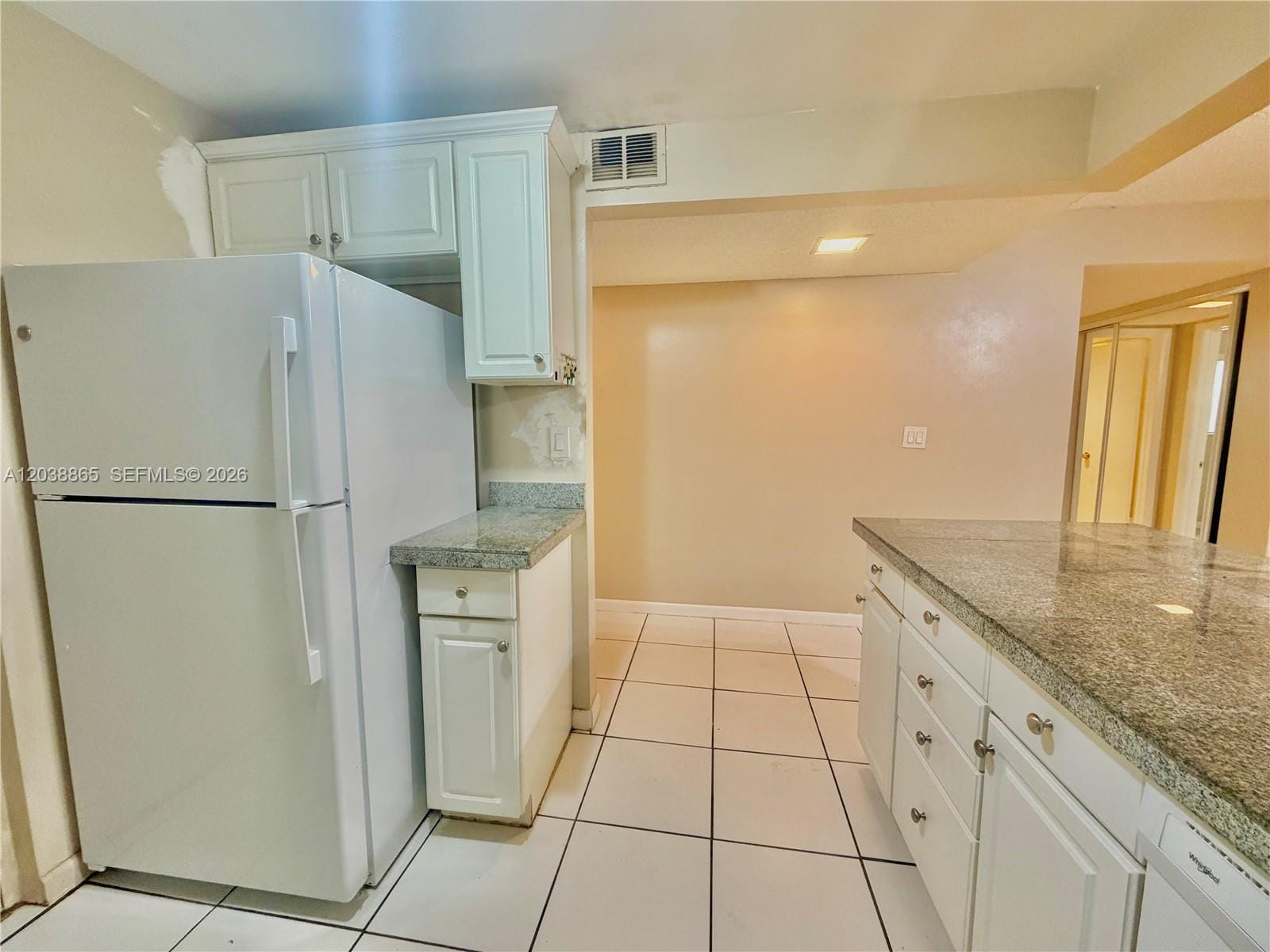 2320 S Cypress Bend Drive 206 — photo 10