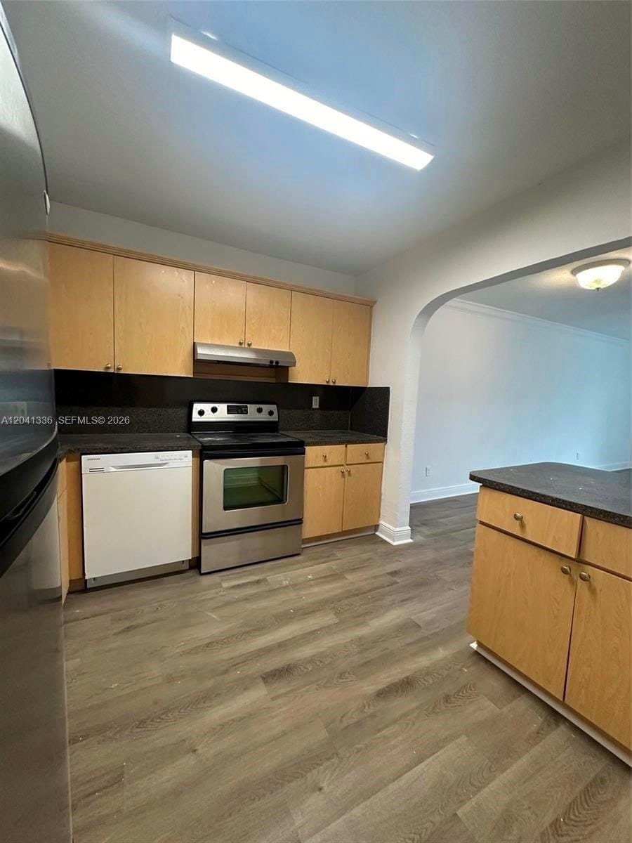 980 NE 170th Street 214, North Miami Beach, FL 33162 photo 3