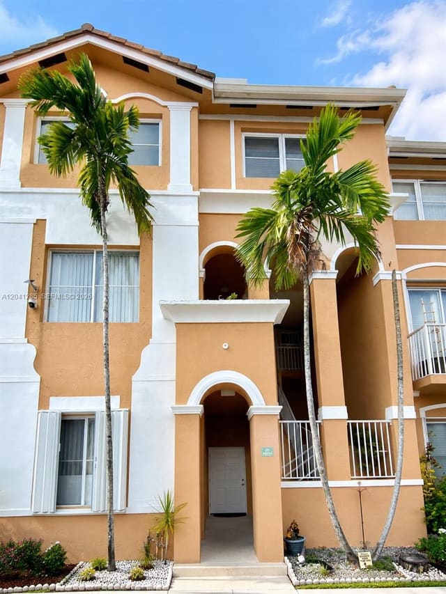 7250 NW 177th Street 200-16, Shoma Homes At Country Cl, Hialeah, FL
