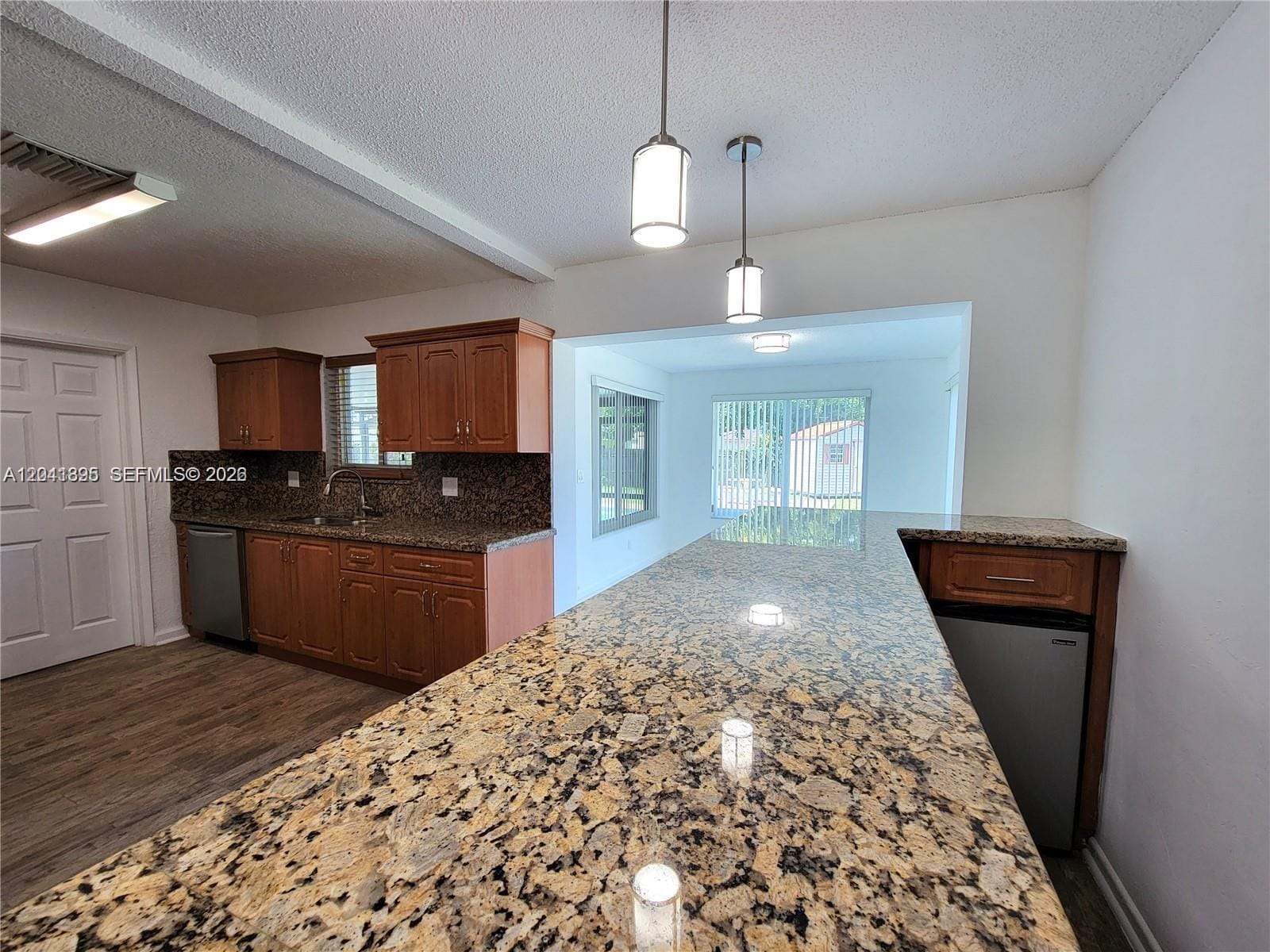 5721 Jefferson Street — photo 12